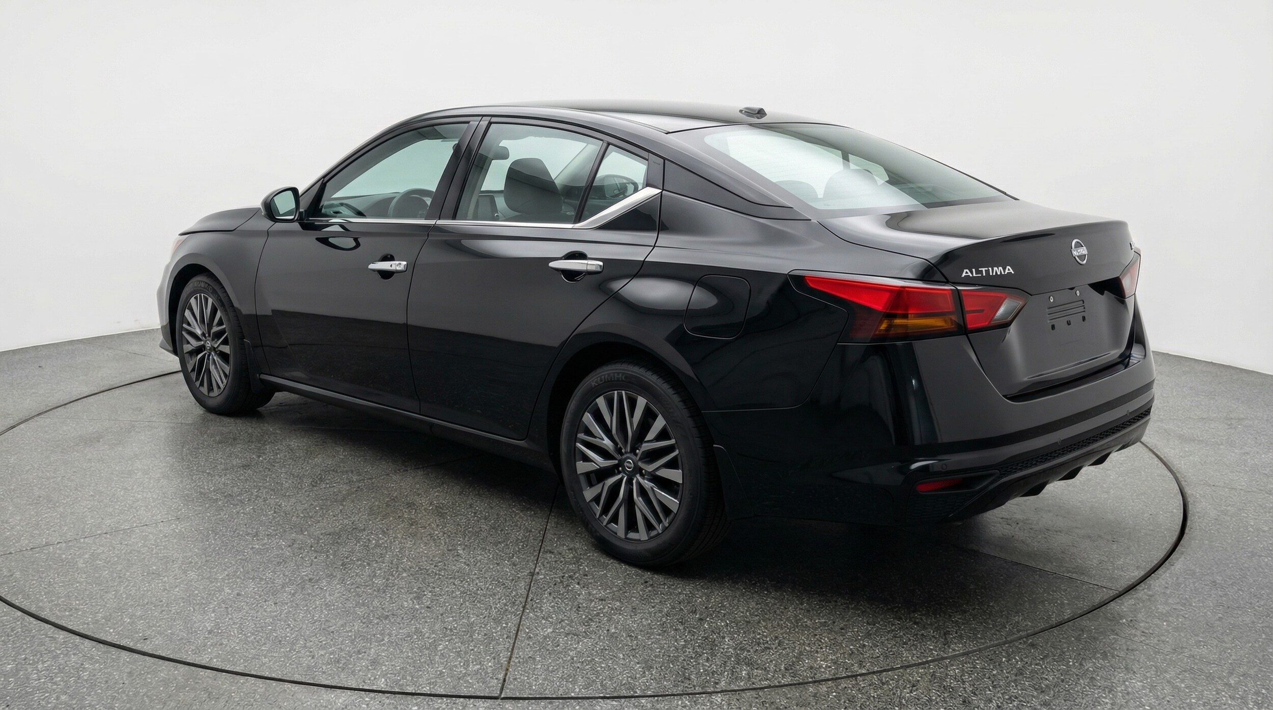 Thumbnail: 2025 Nissan Altima - 5