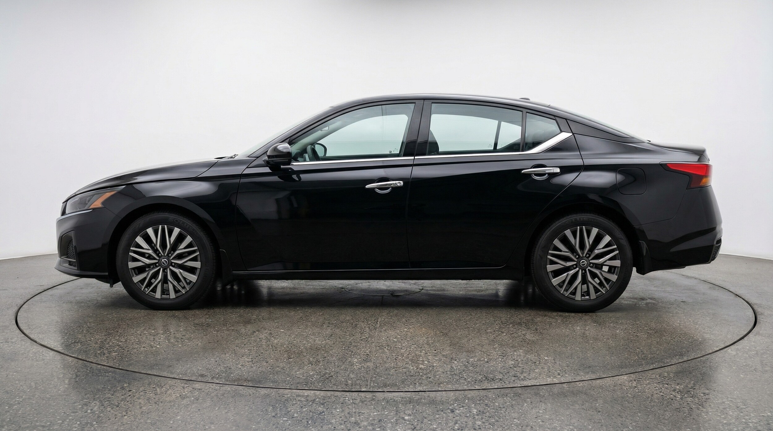 Thumbnail: 2025 Nissan Altima - 4