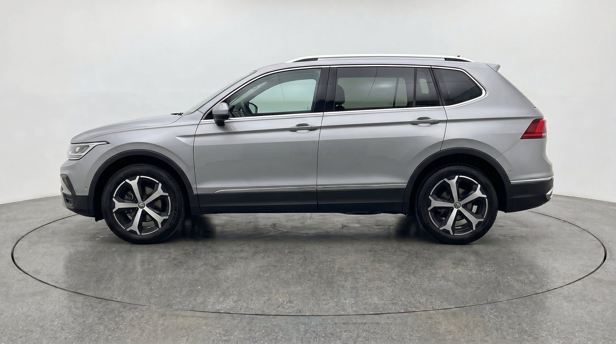 Thumbnail: 2026 Volkswagen Tiguan - 5