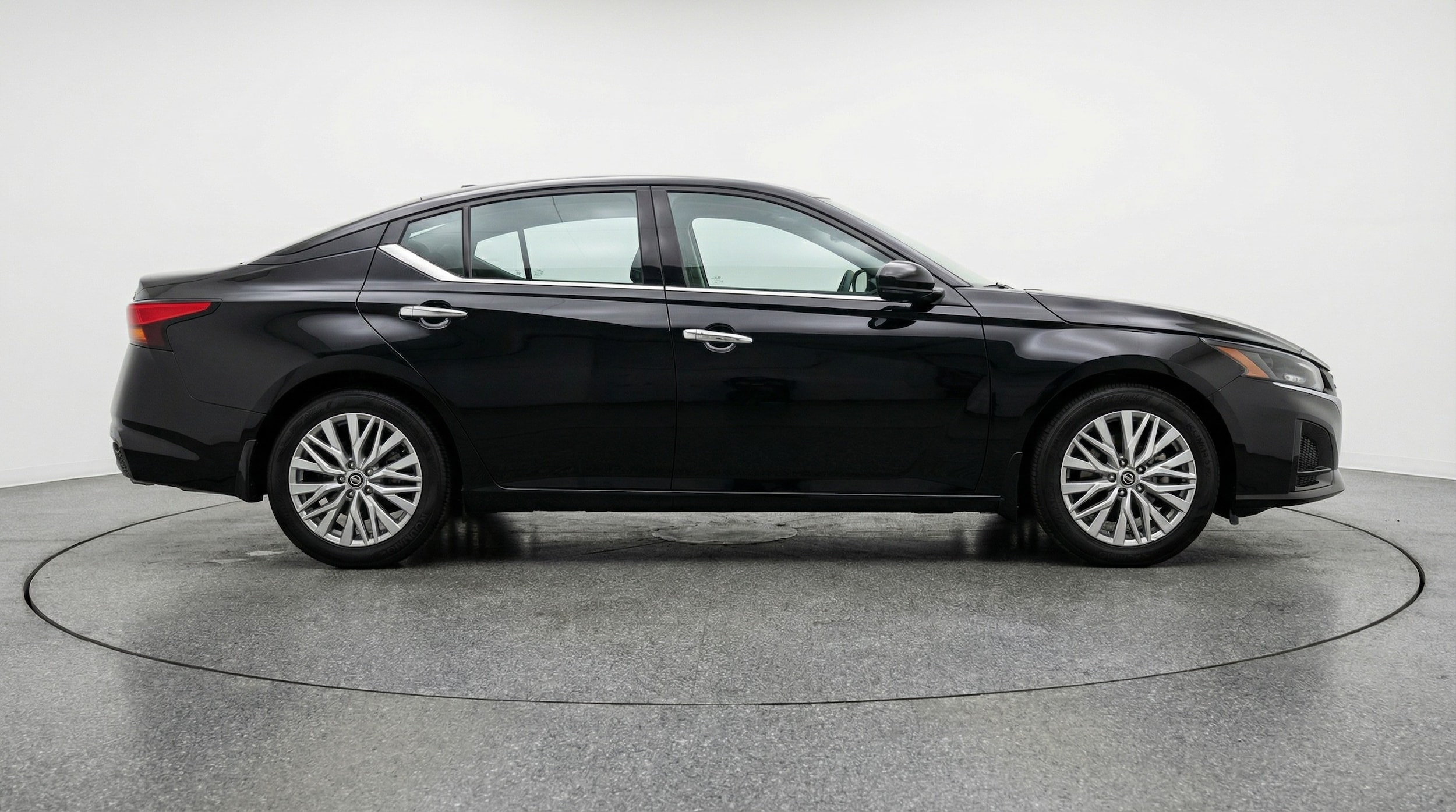 Thumbnail: 2025 Nissan Altima - 8