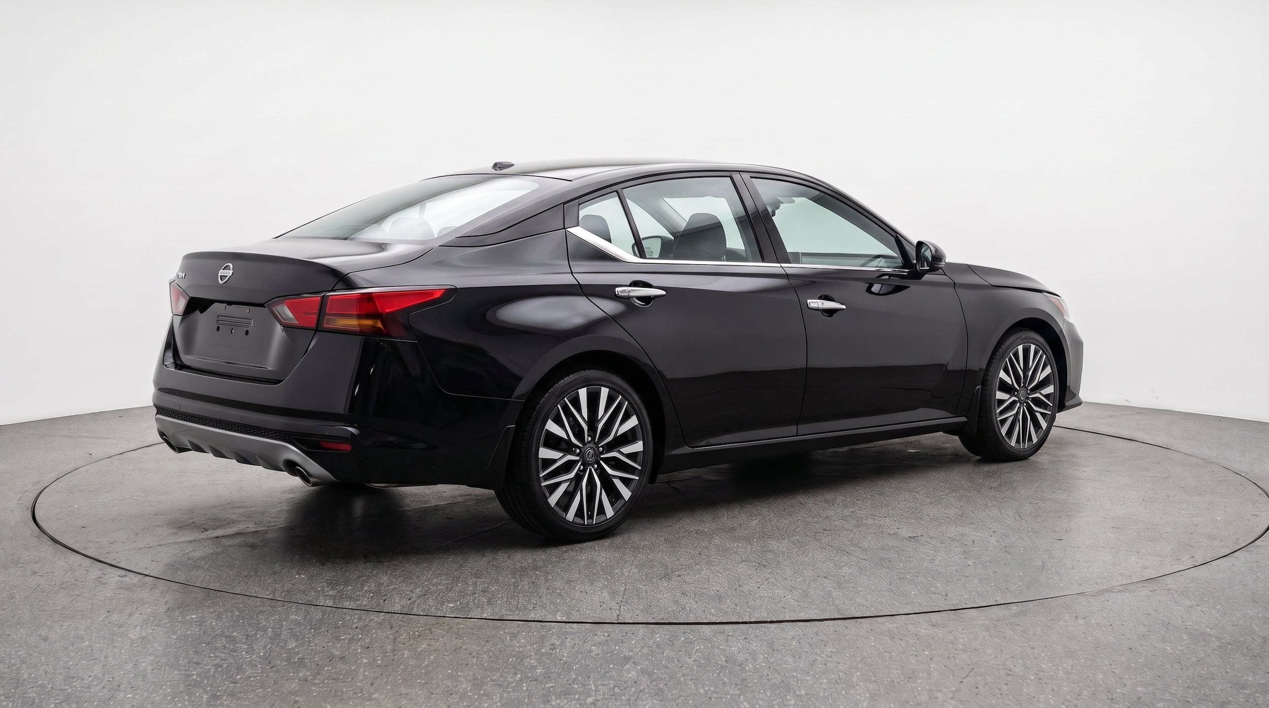 Thumbnail: 2025 Nissan Altima - 9