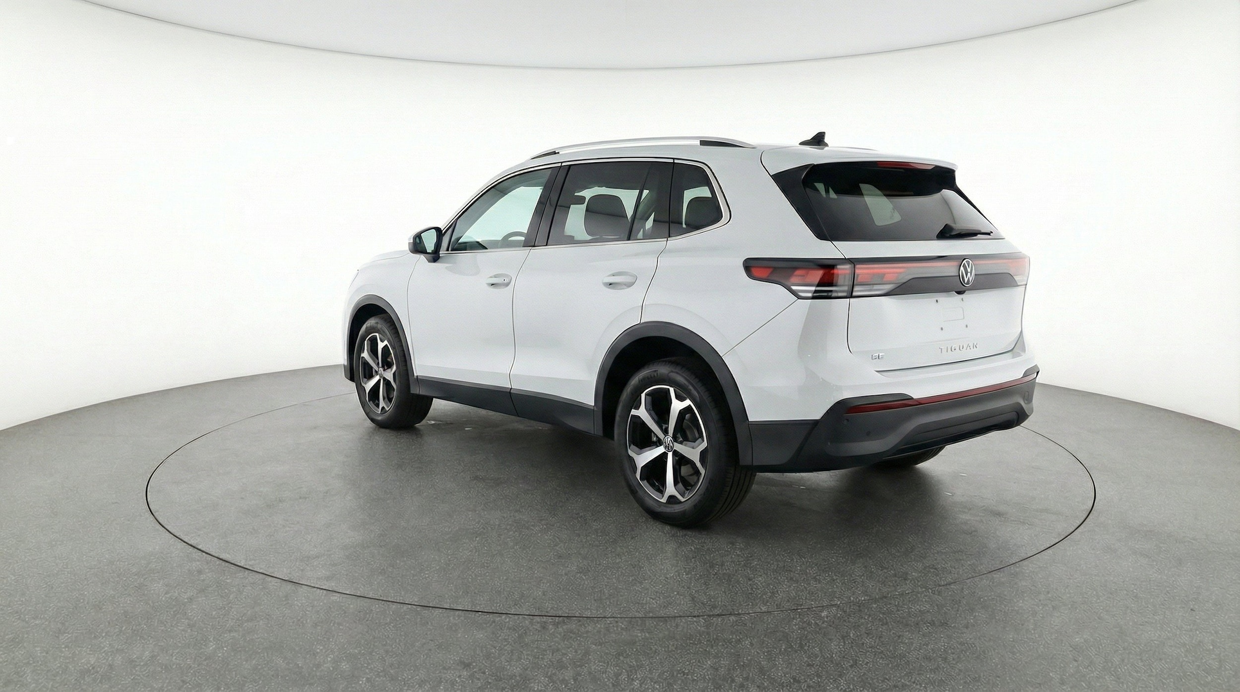 Thumbnail: 2026 Volkswagen Tiguan - 6