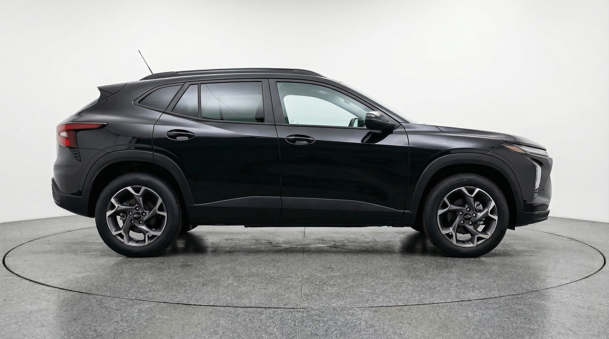 Thumbnail: 2025 Chevrolet Trax - 8