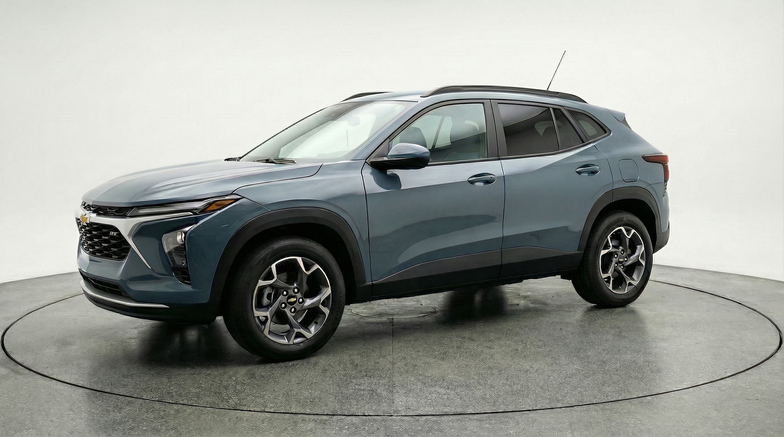 Thumbnail: 2025 Chevrolet Trax - 3