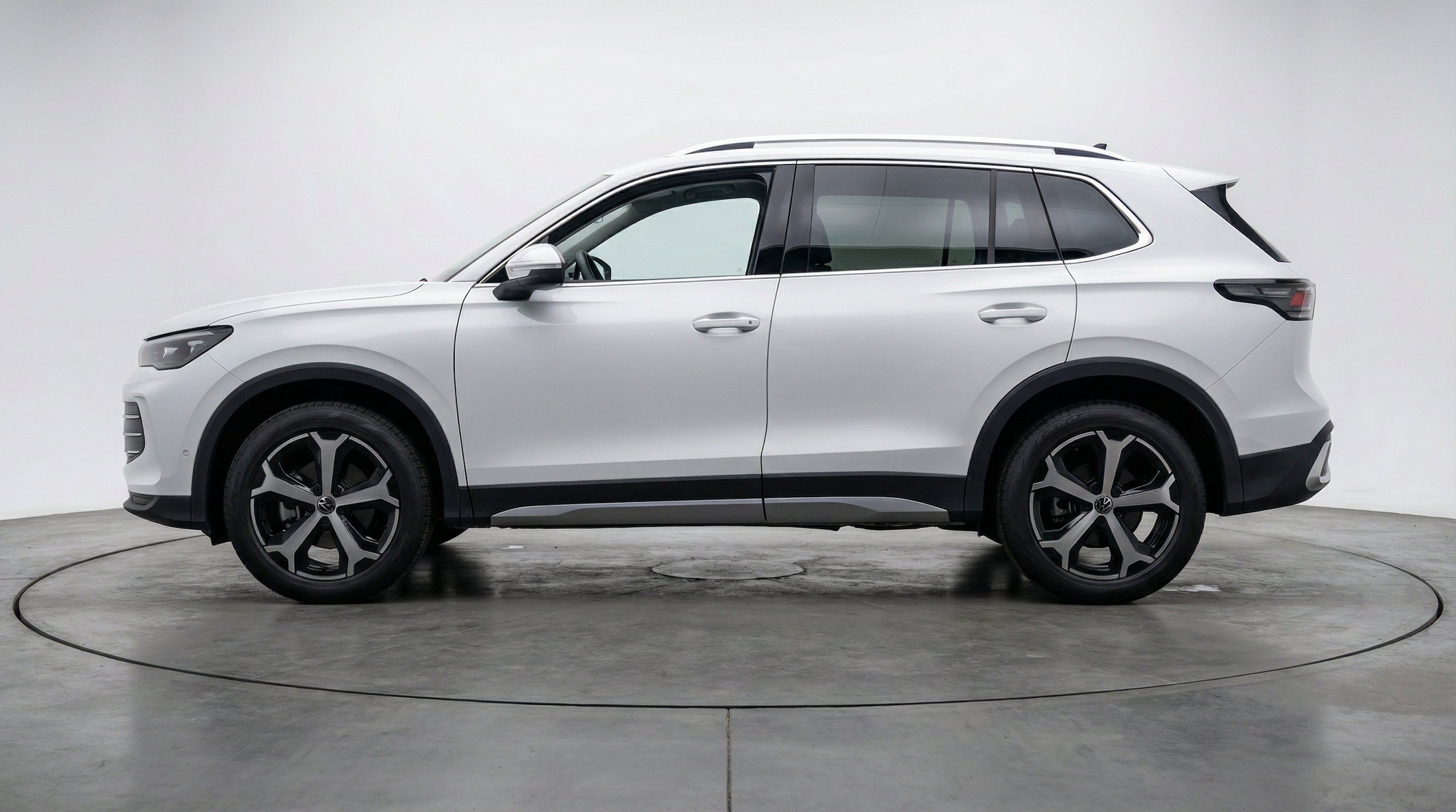 Thumbnail: 2026 Volkswagen Tiguan - 5
