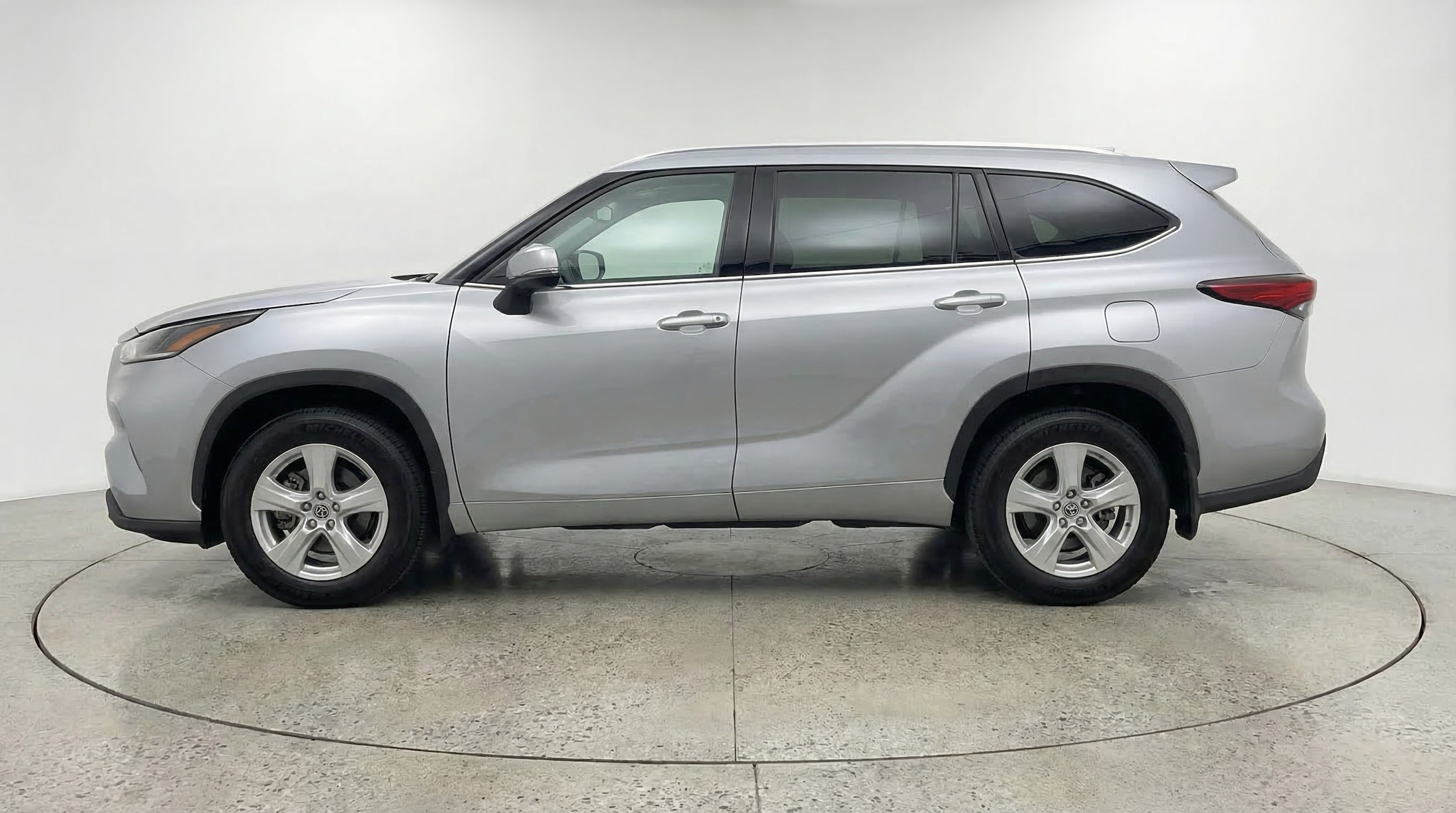 Thumbnail: 2025 Toyota Highlander - 4