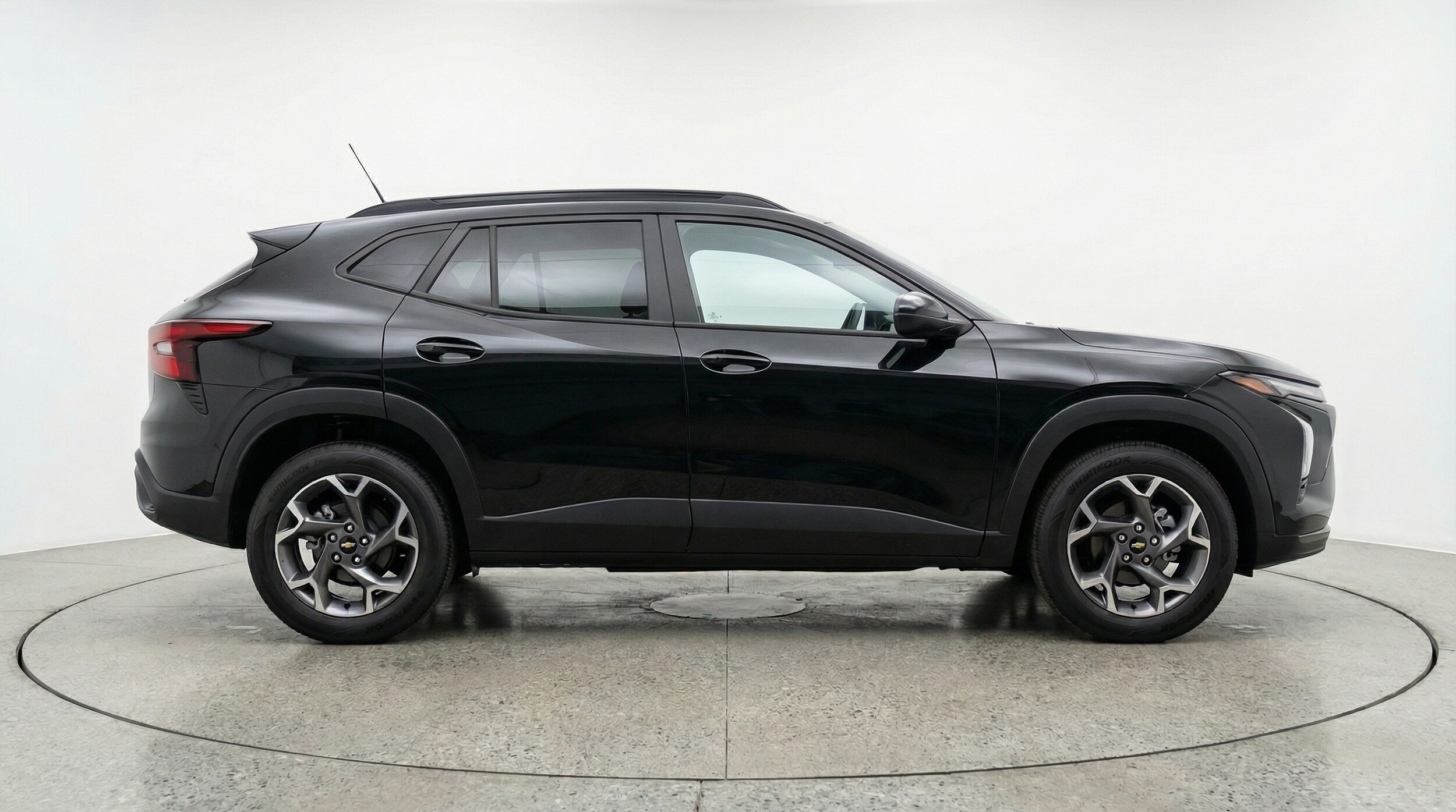 Thumbnail: 2025 Chevrolet Trax - 8