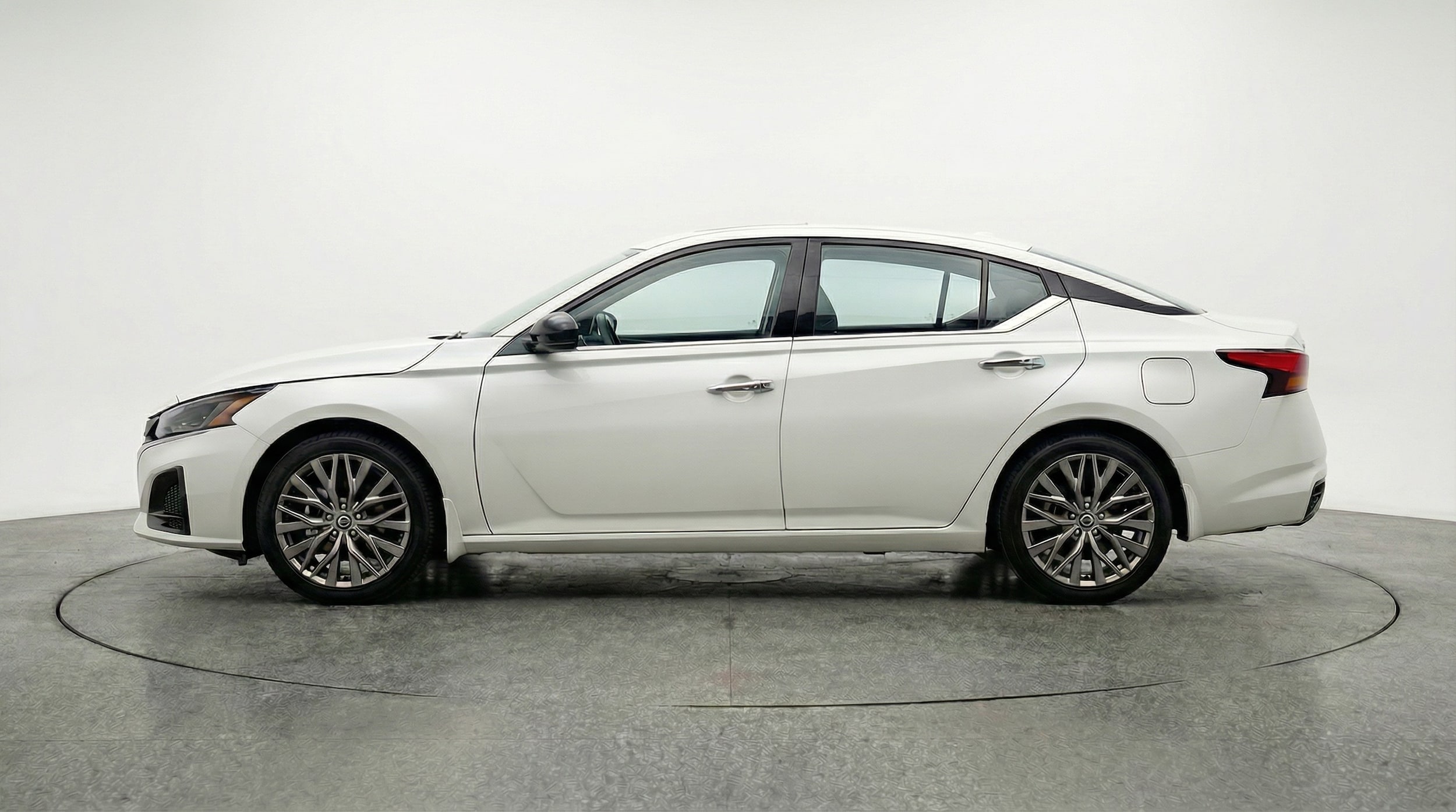 Thumbnail: 2025 Nissan Altima - 4