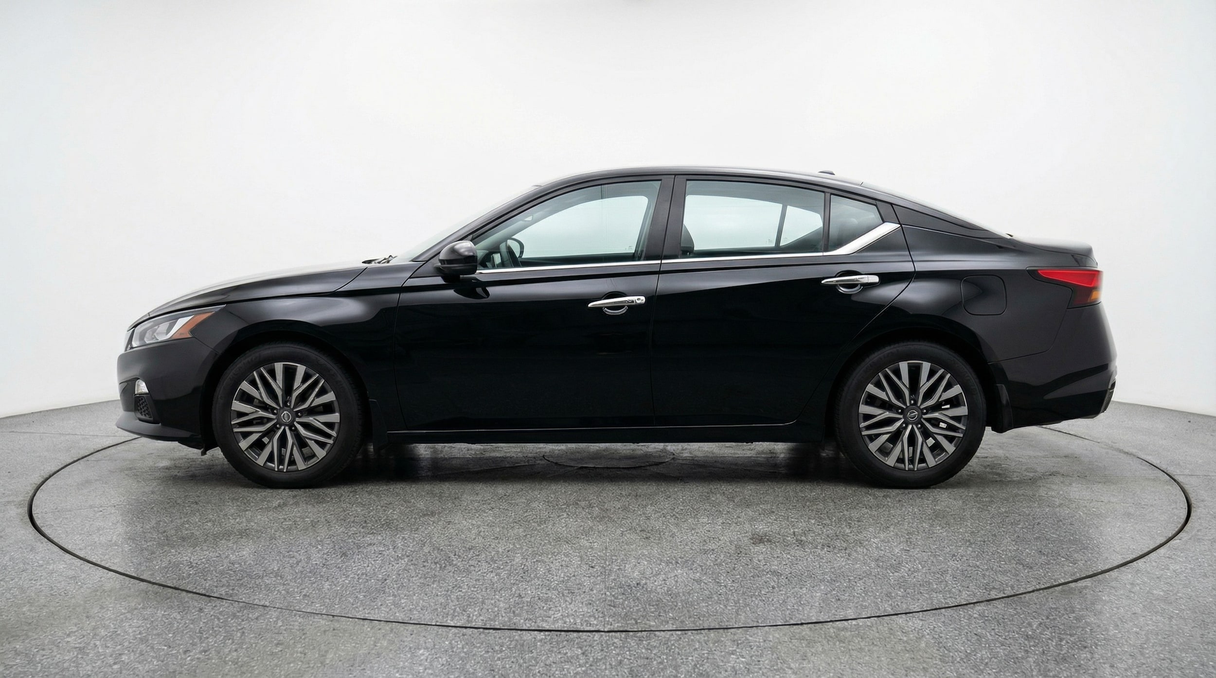 Thumbnail: 2025 Nissan Altima - 4