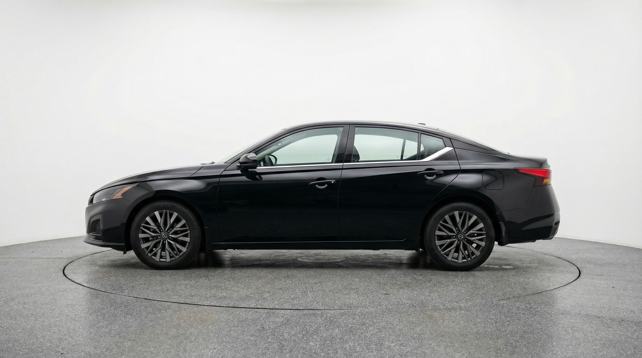 Thumbnail: 2025 Nissan Altima - 4