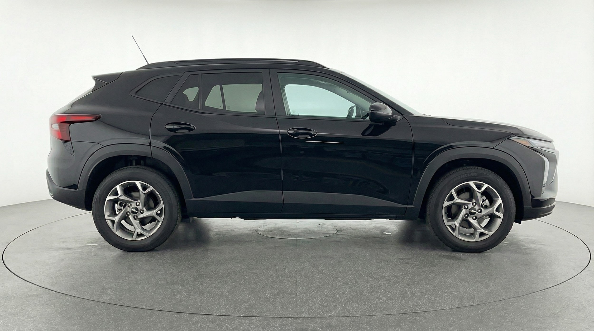 Thumbnail: 2025 Chevrolet Trax - 8