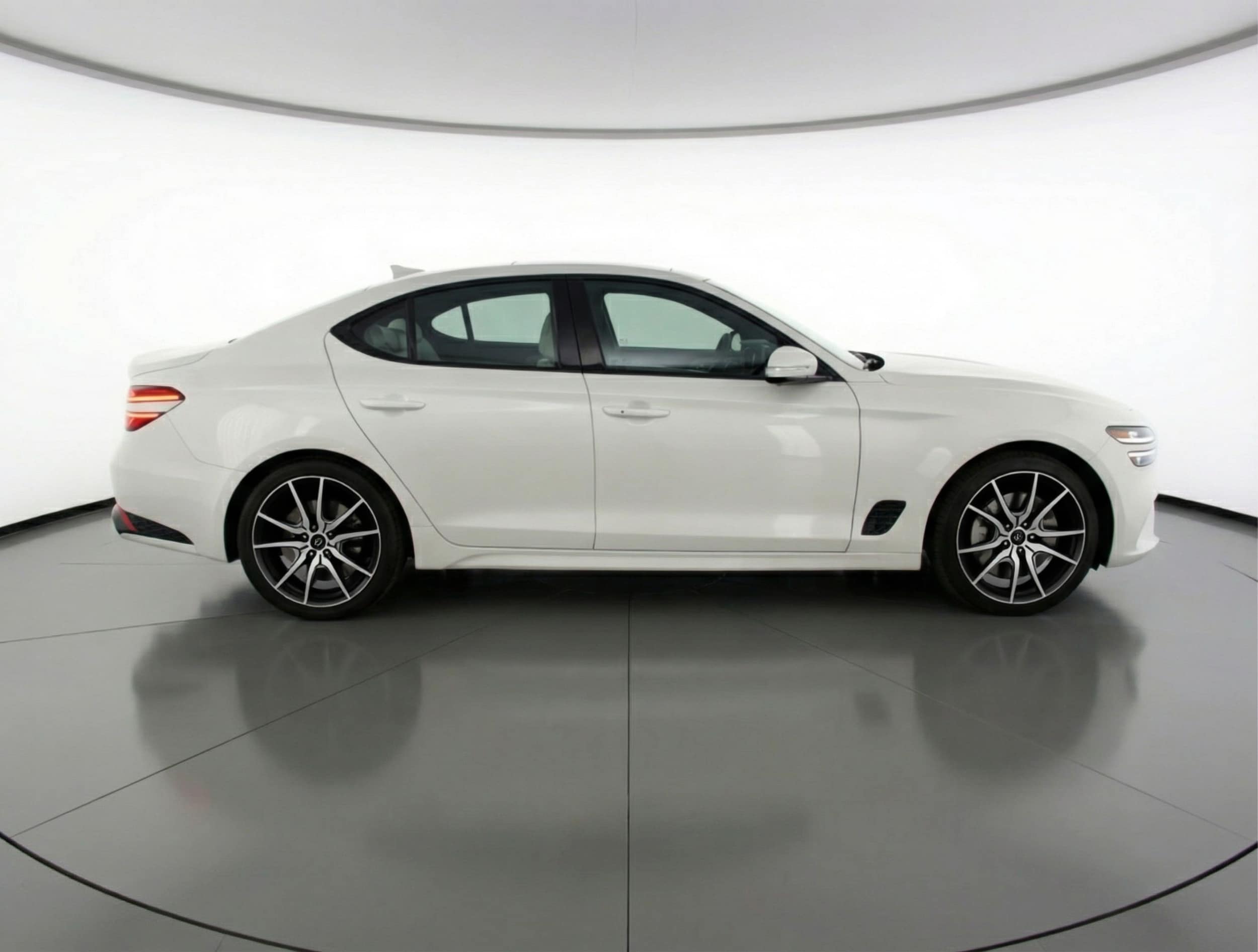 Thumbnail: 2025 Genesis G70 - 8