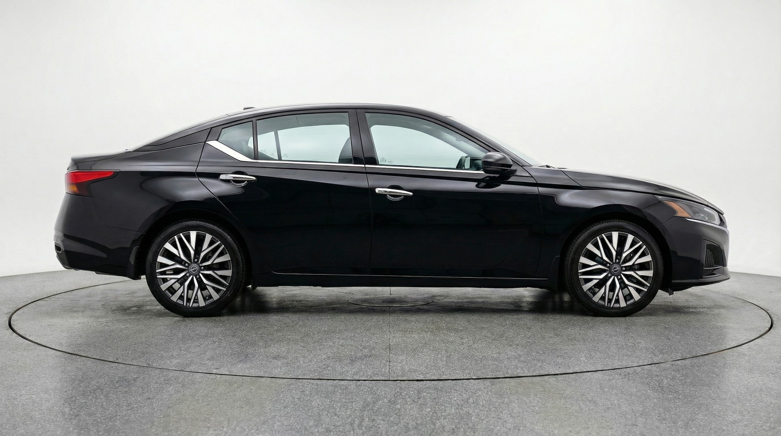 Thumbnail: 2025 Nissan Altima - 8