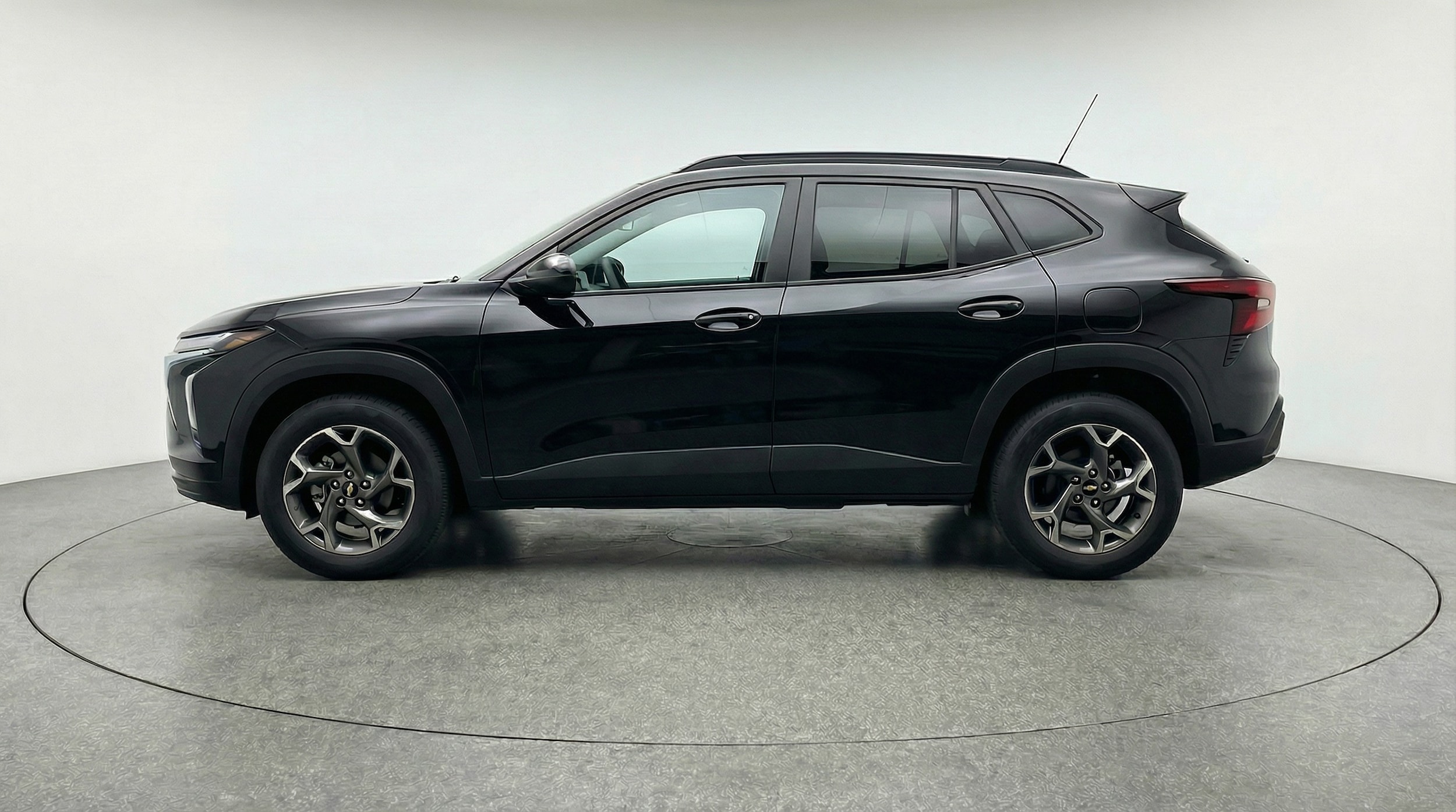 Thumbnail: 2025 Chevrolet Trax - 4