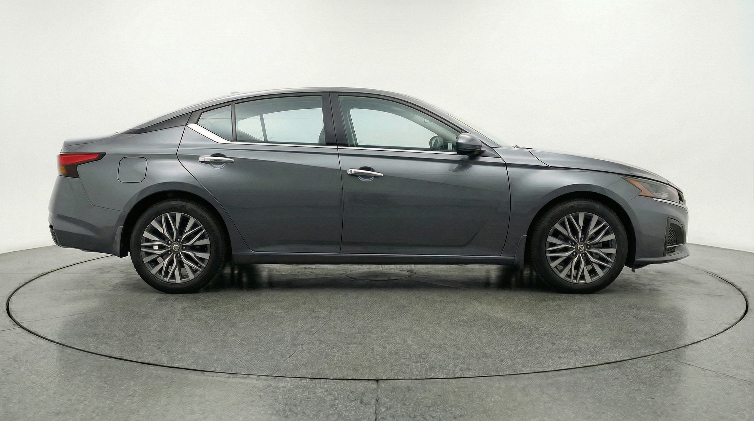 Thumbnail: 2025 Nissan Altima - 8