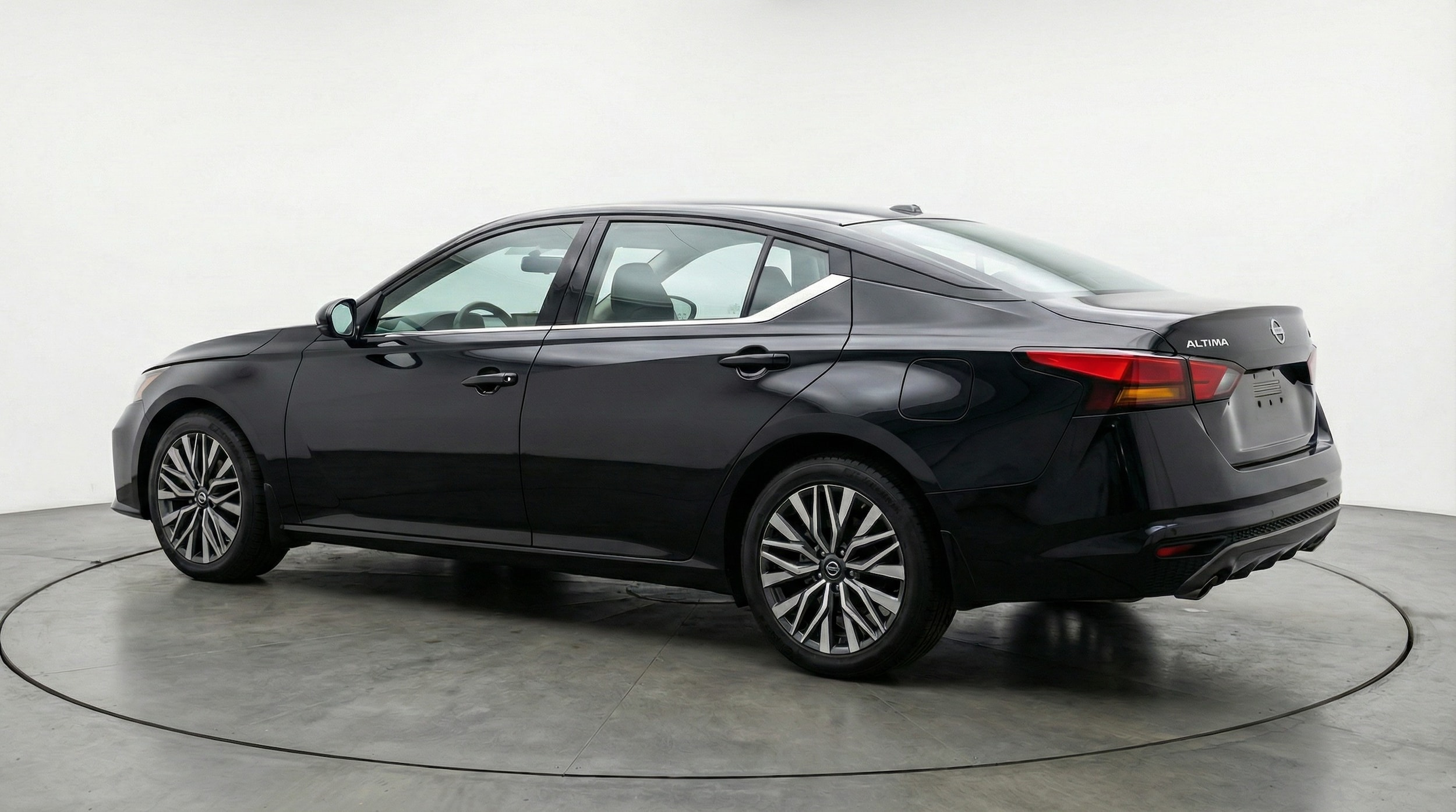 Thumbnail: 2025 Nissan Altima - 5