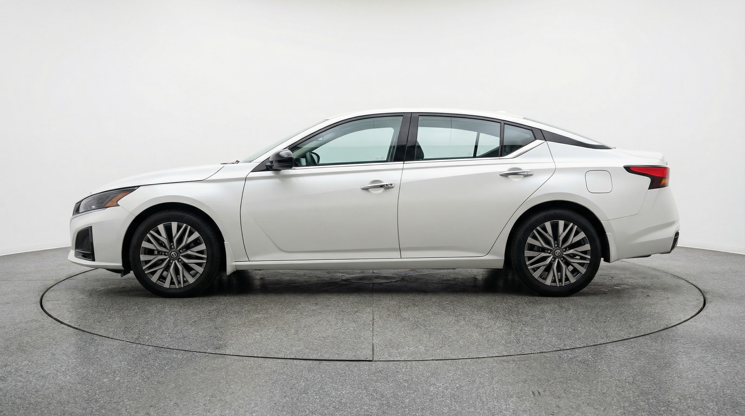 Thumbnail: 2025 Nissan Altima - 4