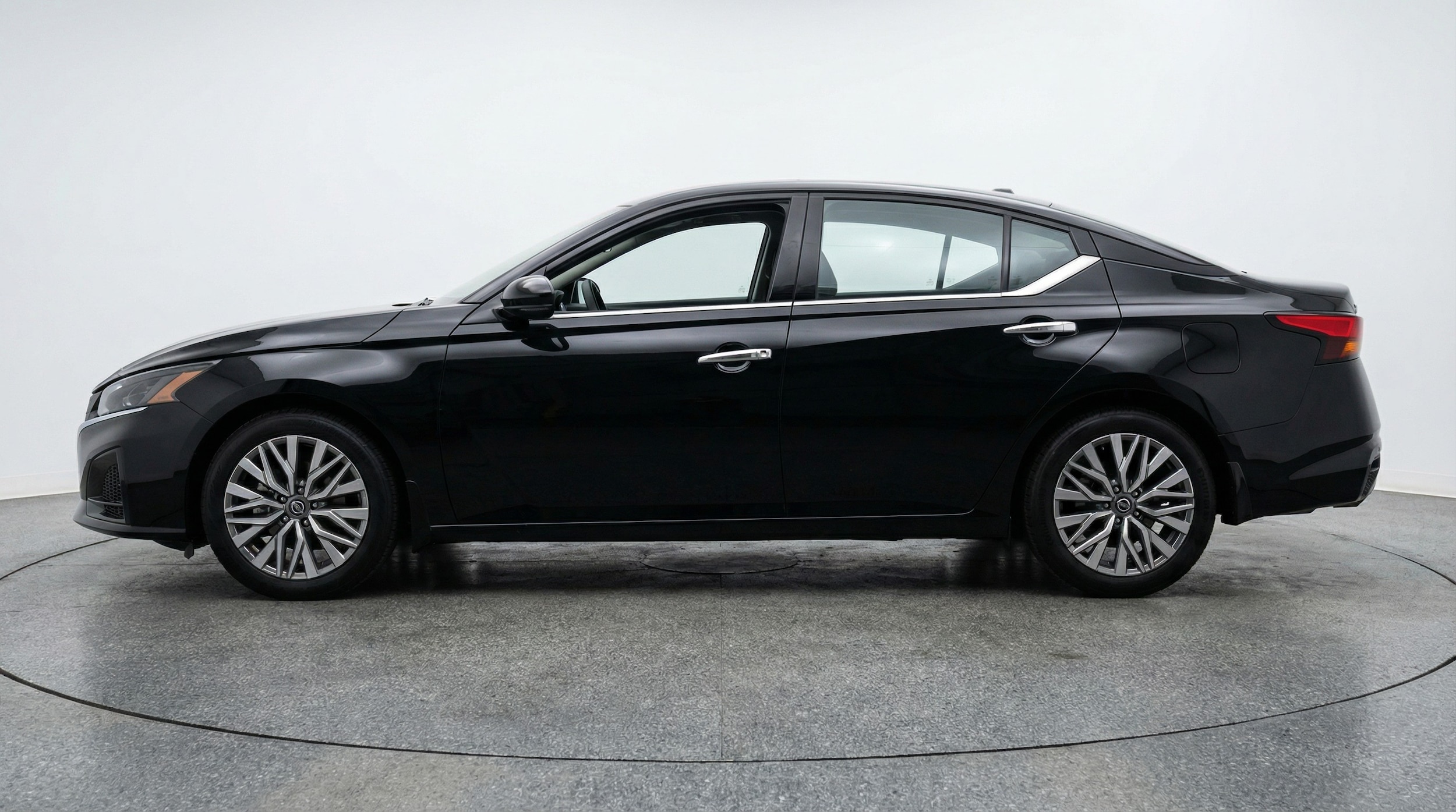 Thumbnail: 2025 Nissan Altima - 4