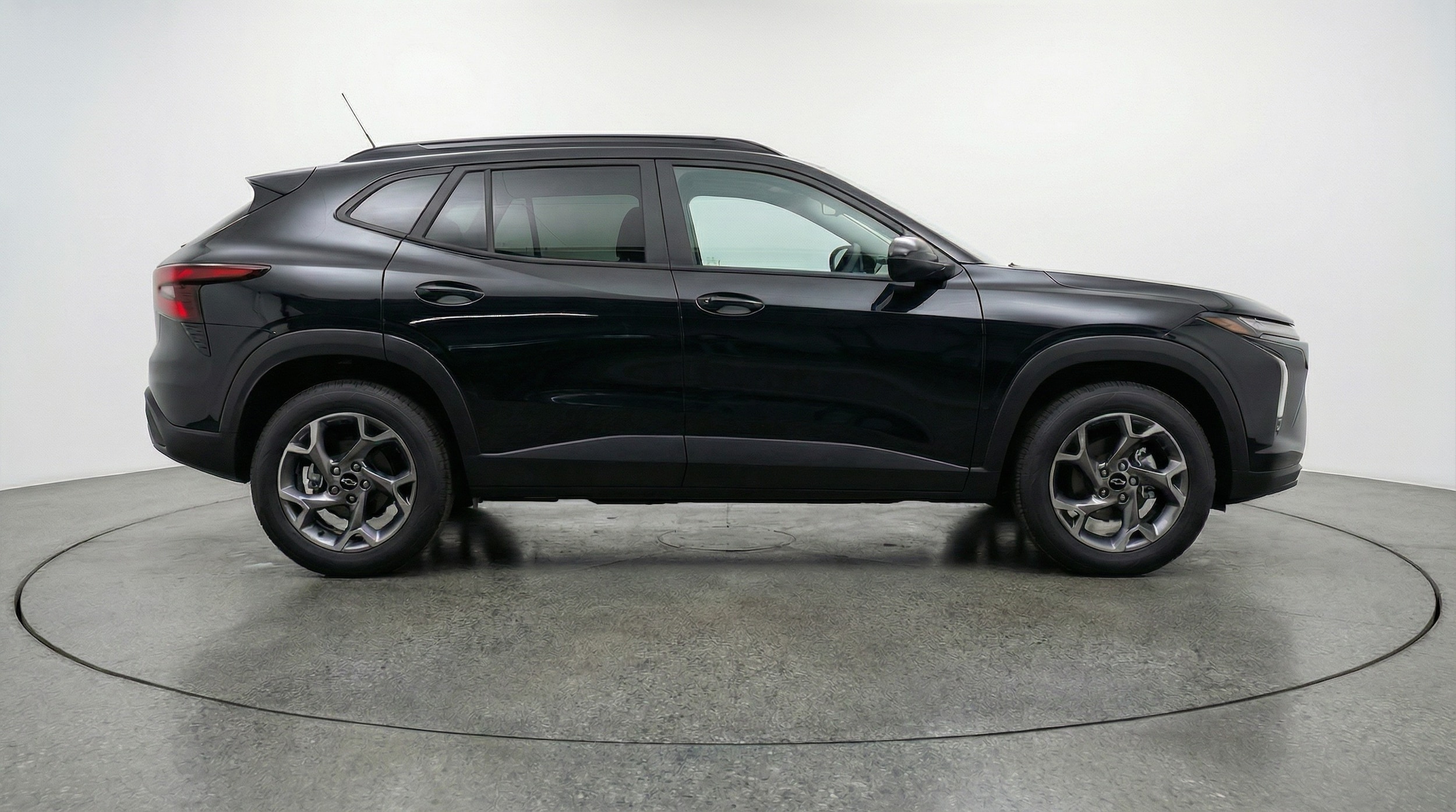 Thumbnail: 2025 Chevrolet Trax - 8