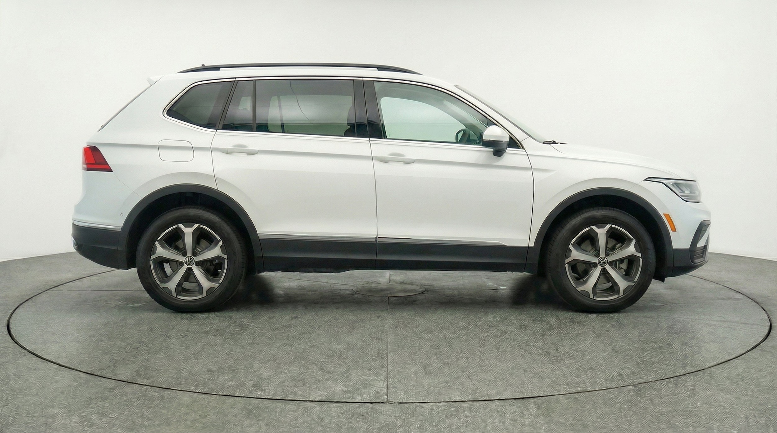 Thumbnail: 2026 Volkswagen Tiguan - 11