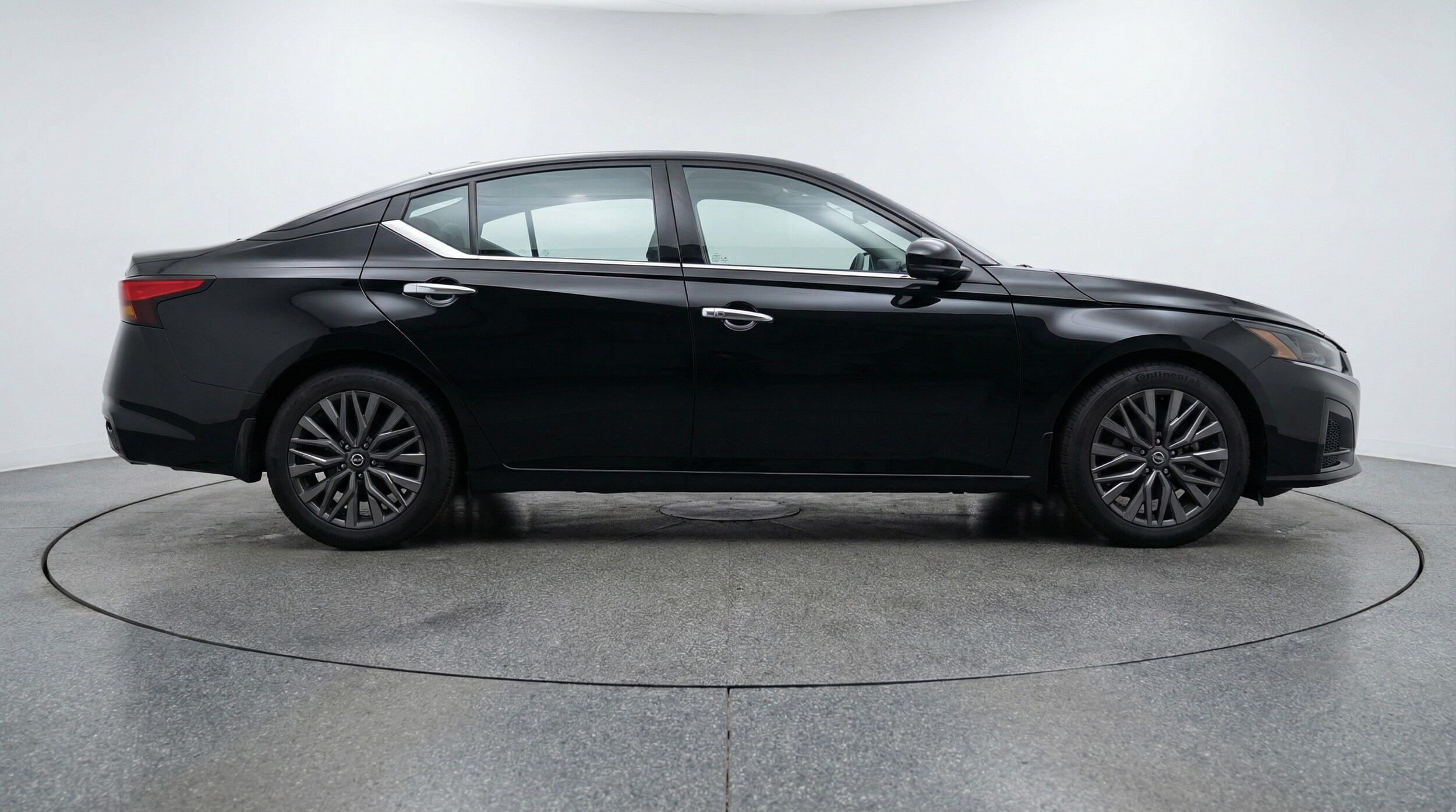 Thumbnail: 2025 Nissan Altima - 8