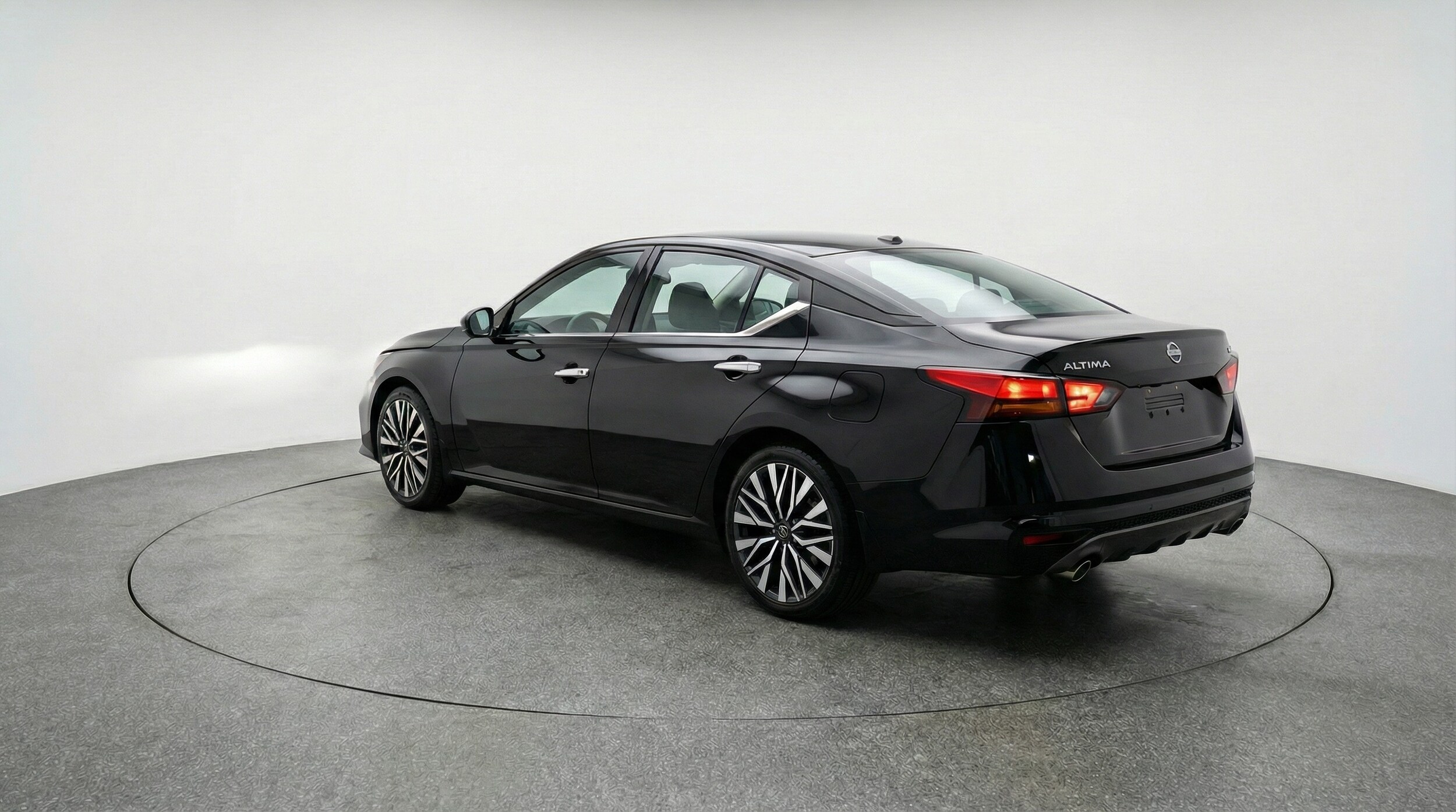 Thumbnail: 2025 Nissan Altima - 5