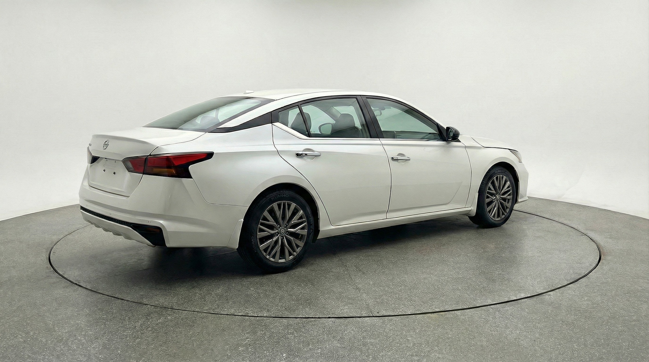 Thumbnail: 2025 Nissan Altima - 9