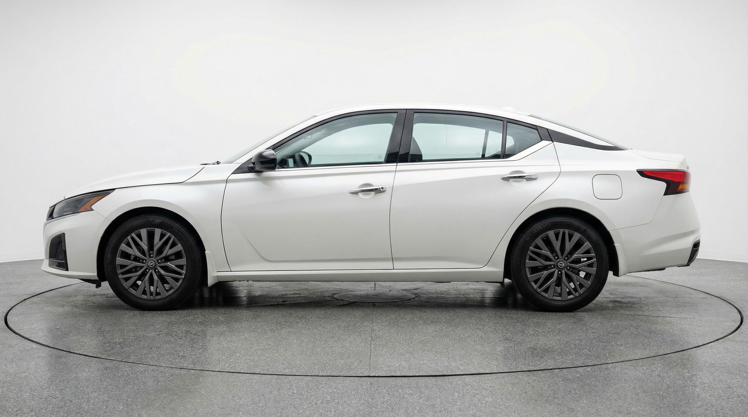 Thumbnail: 2025 Nissan Altima - 4