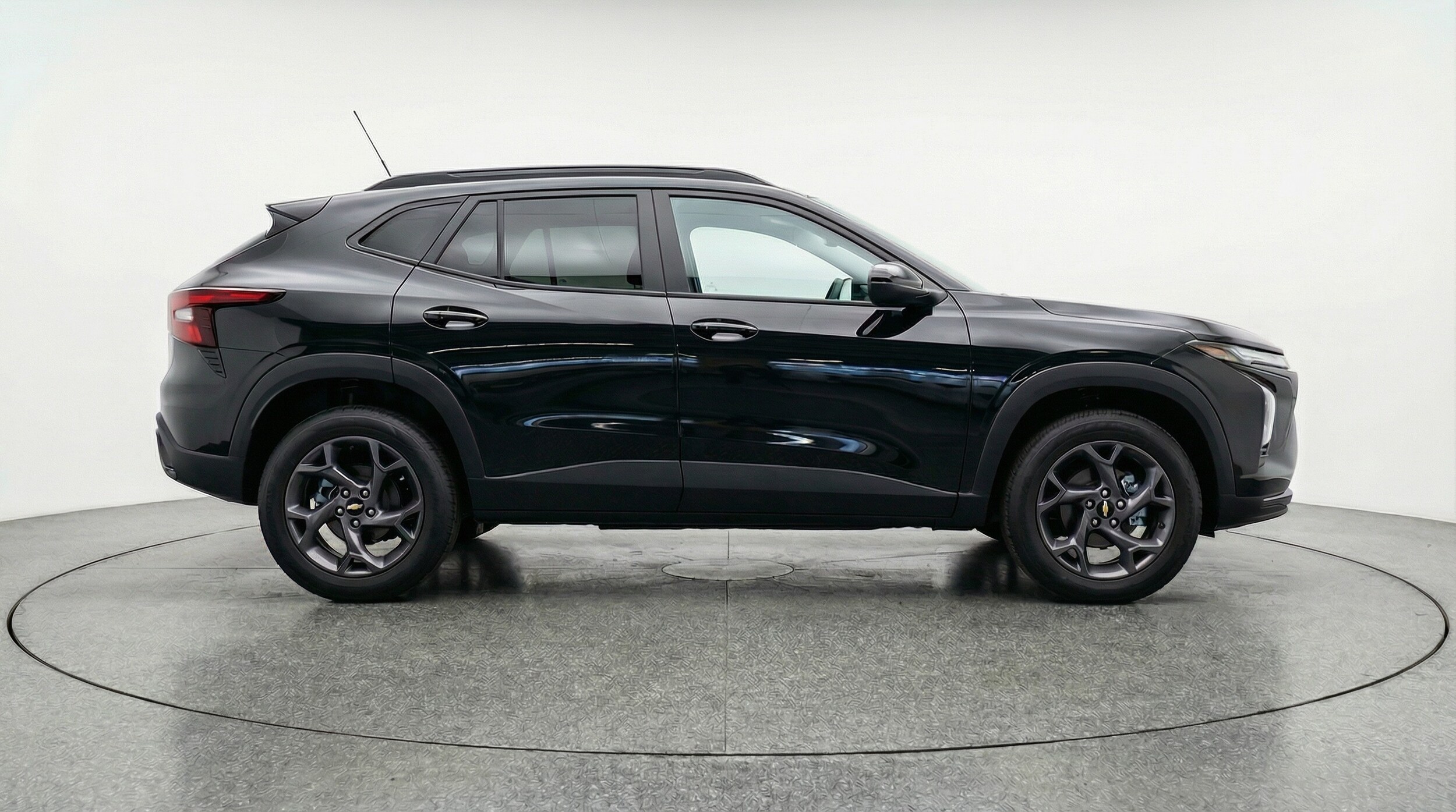 Thumbnail: 2025 Chevrolet Trax - 8