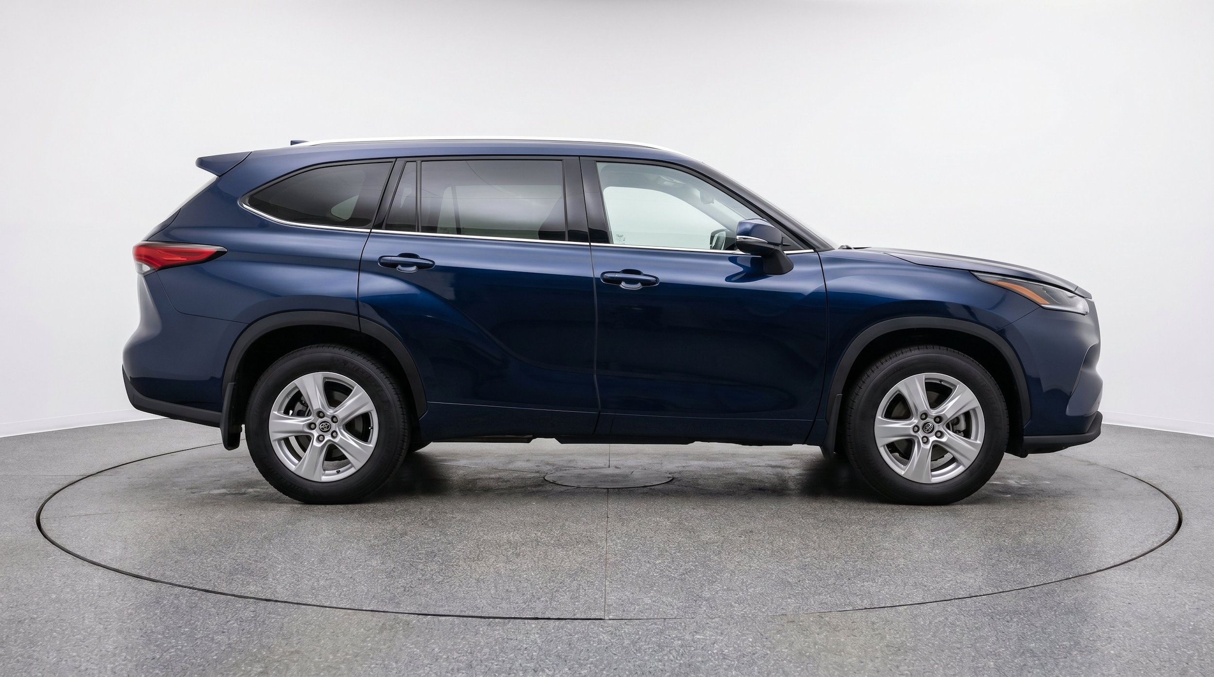Thumbnail: 2025 Toyota Highlander - 11