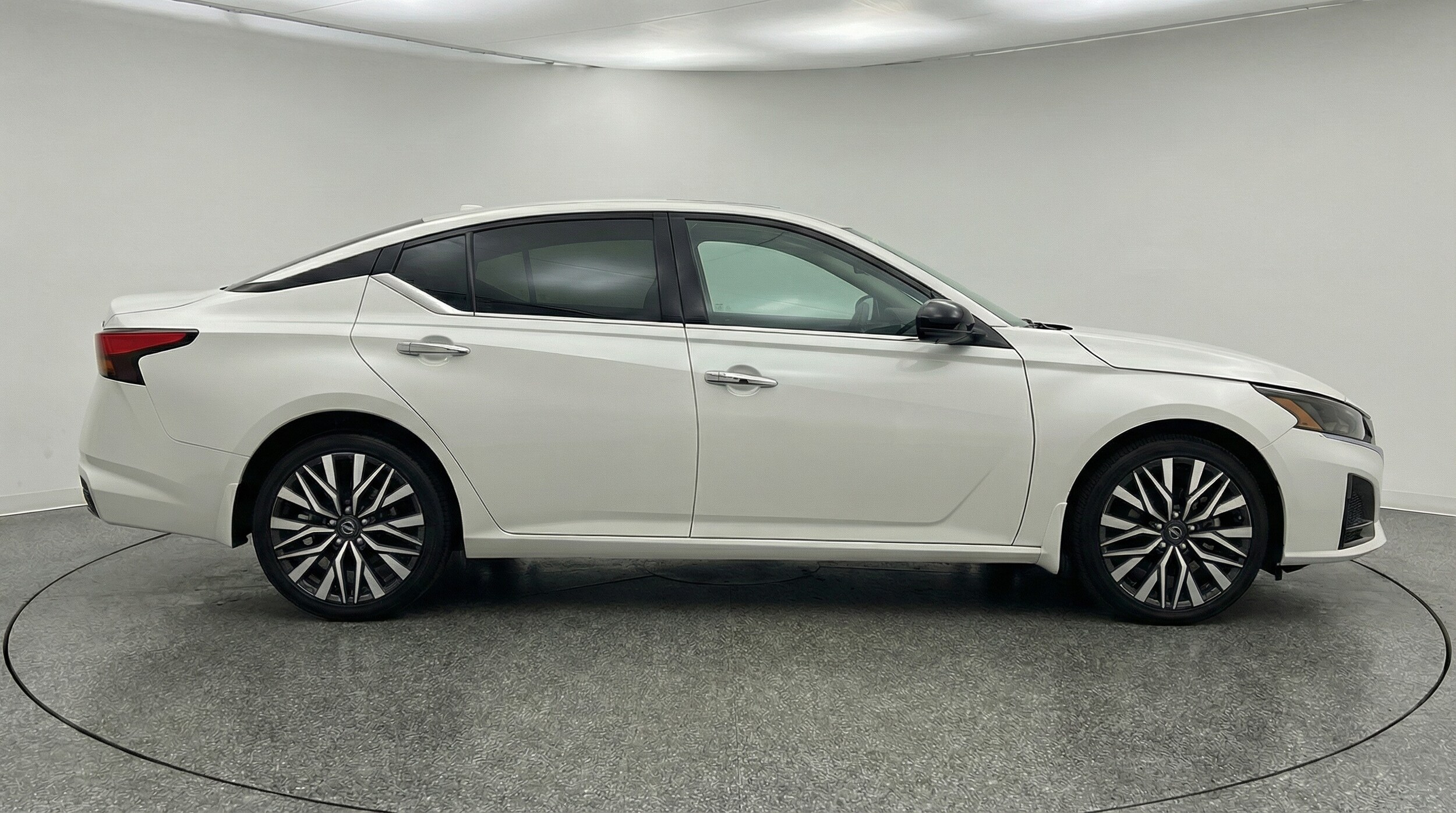 Thumbnail: 2025 Nissan Altima - 8