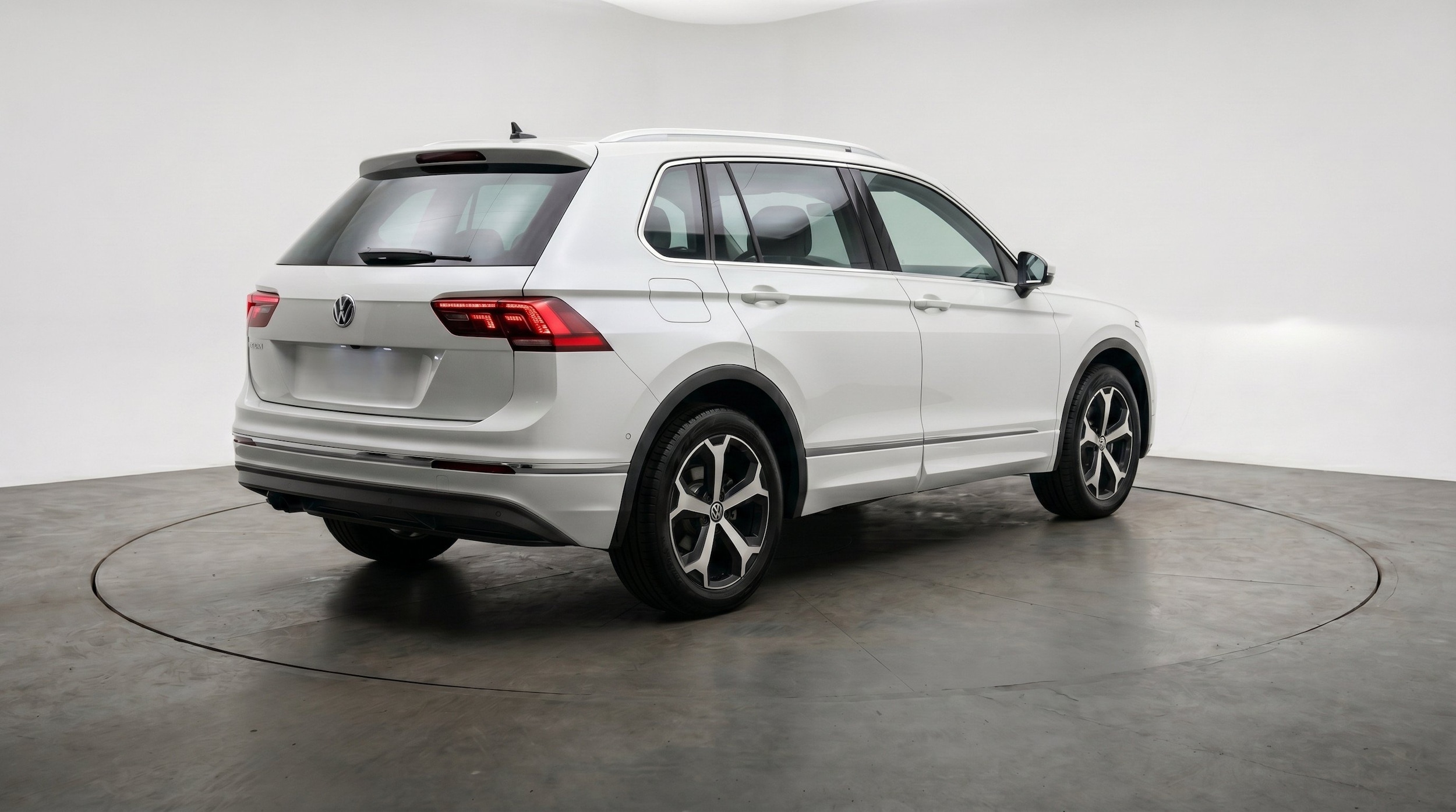 Thumbnail: 2026 Volkswagen Tiguan - 9