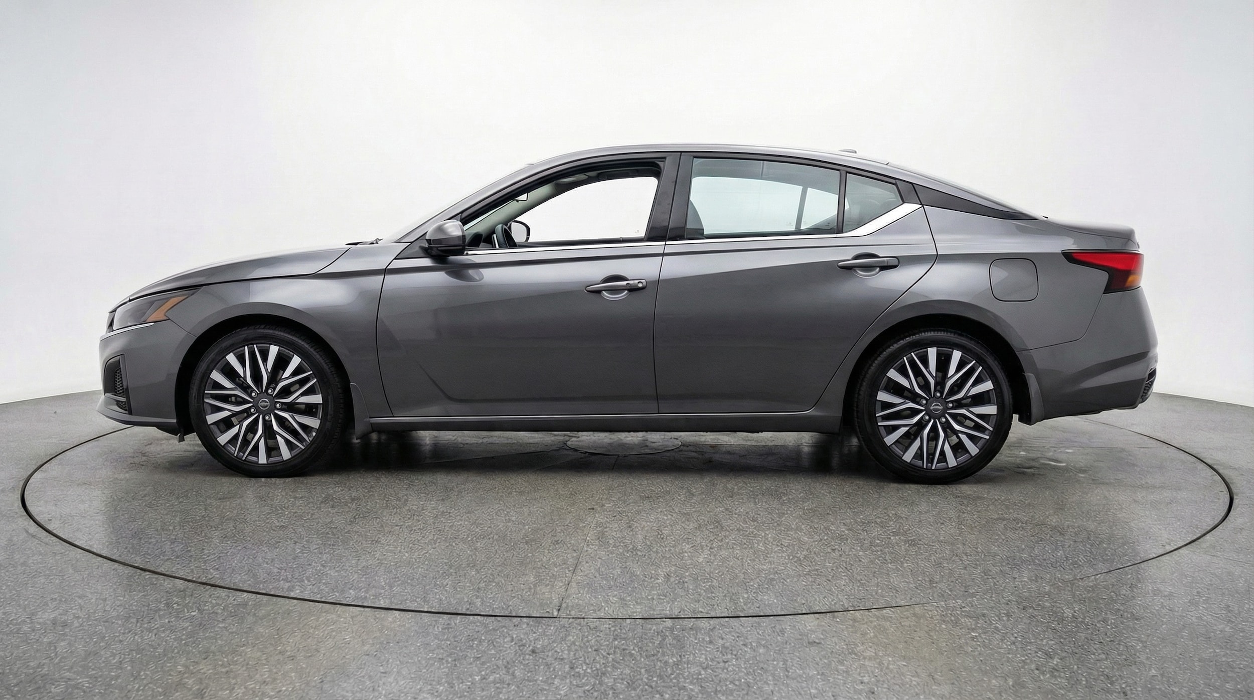 Thumbnail: 2025 Nissan Altima - 4