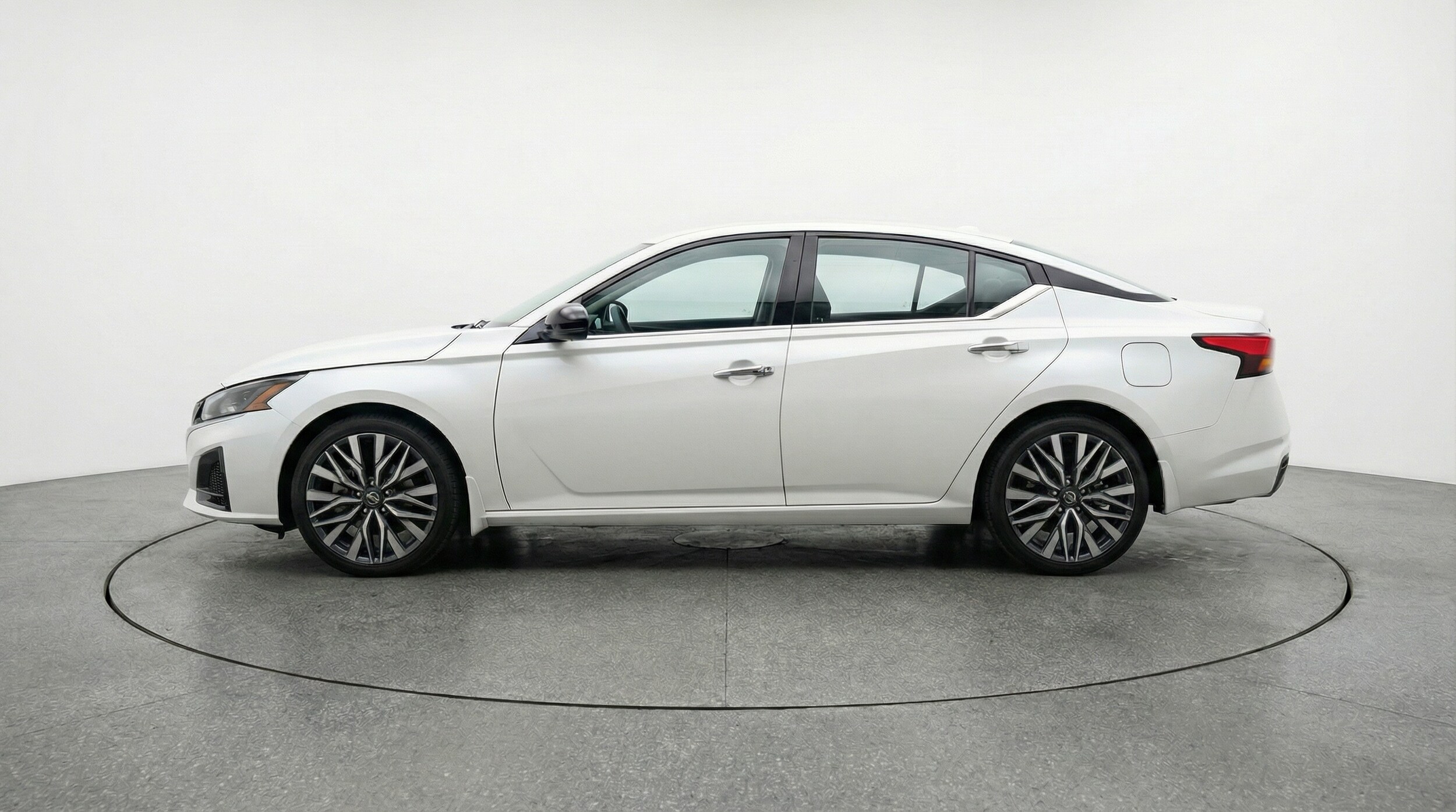 Thumbnail: 2025 Nissan Altima - 4