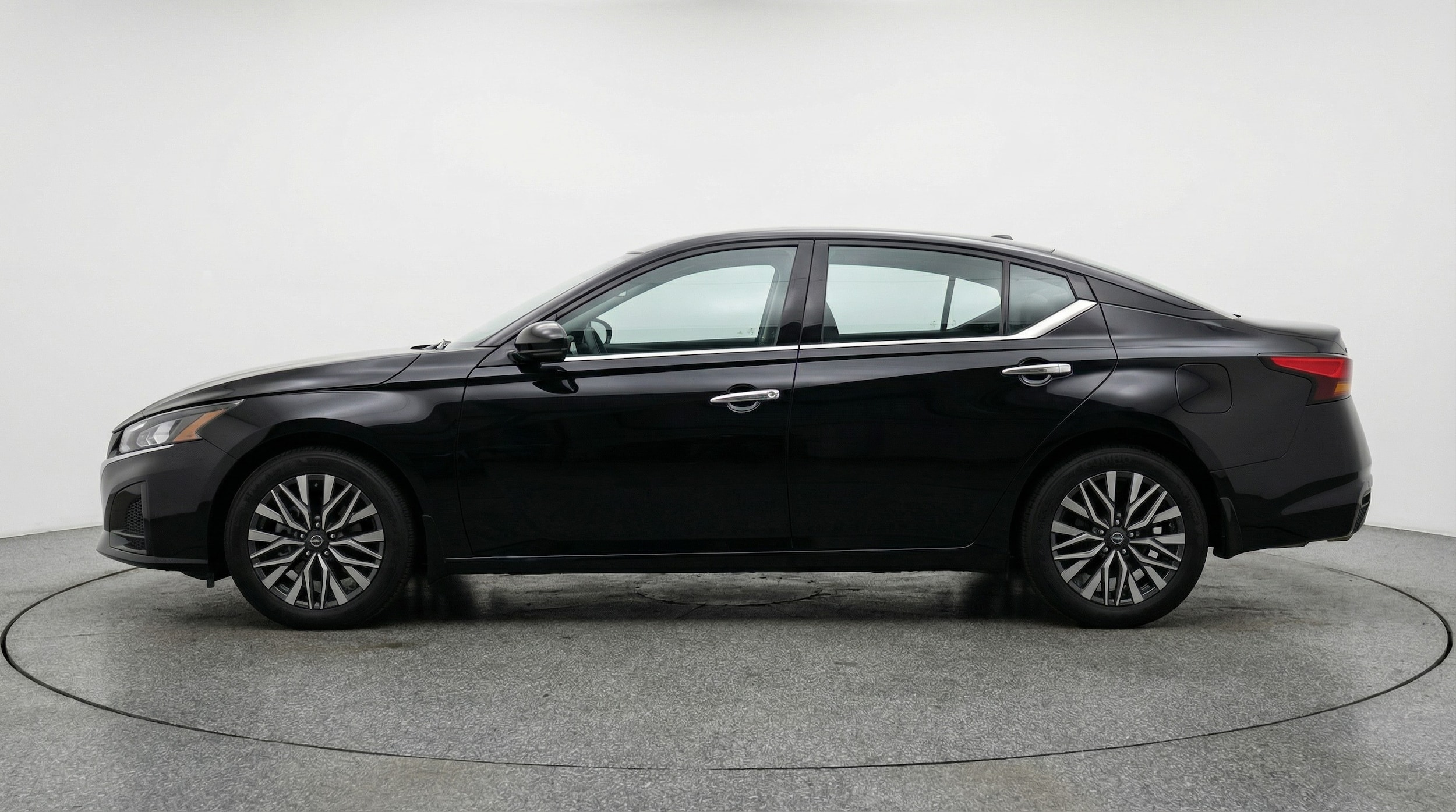 Thumbnail: 2025 Nissan Altima - 4