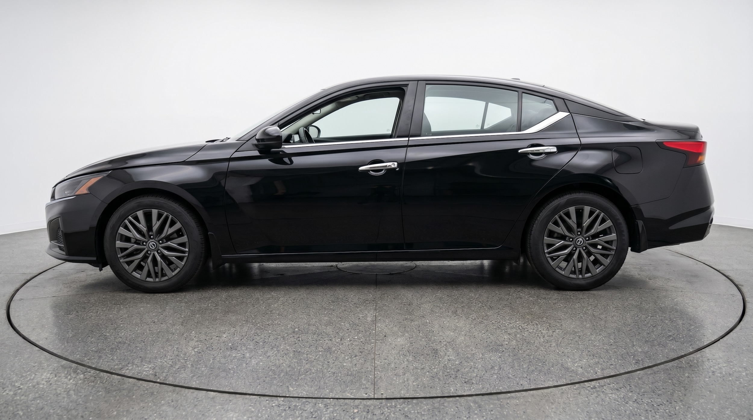 Thumbnail: 2025 Nissan Altima - 4