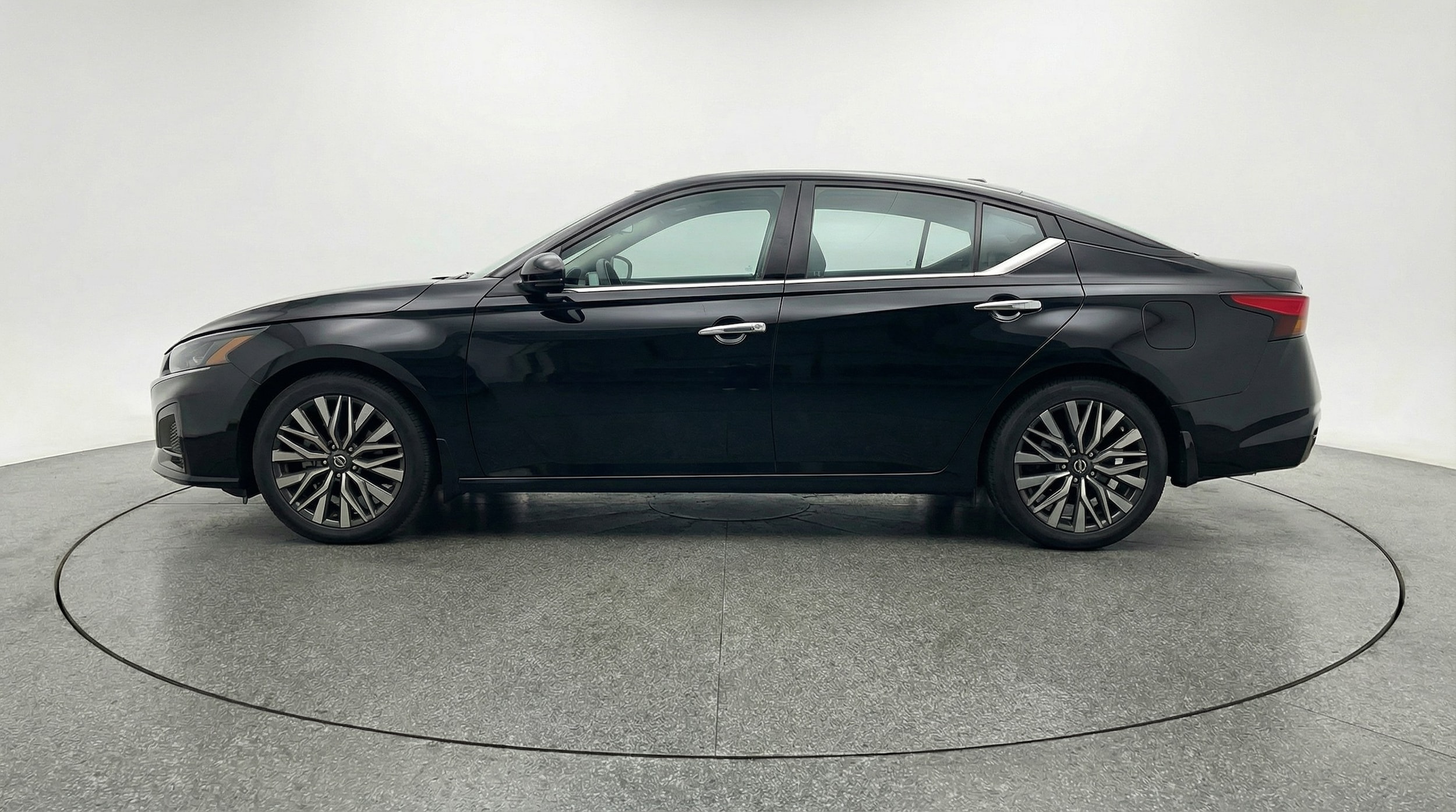 Thumbnail: 2025 Nissan Altima - 4