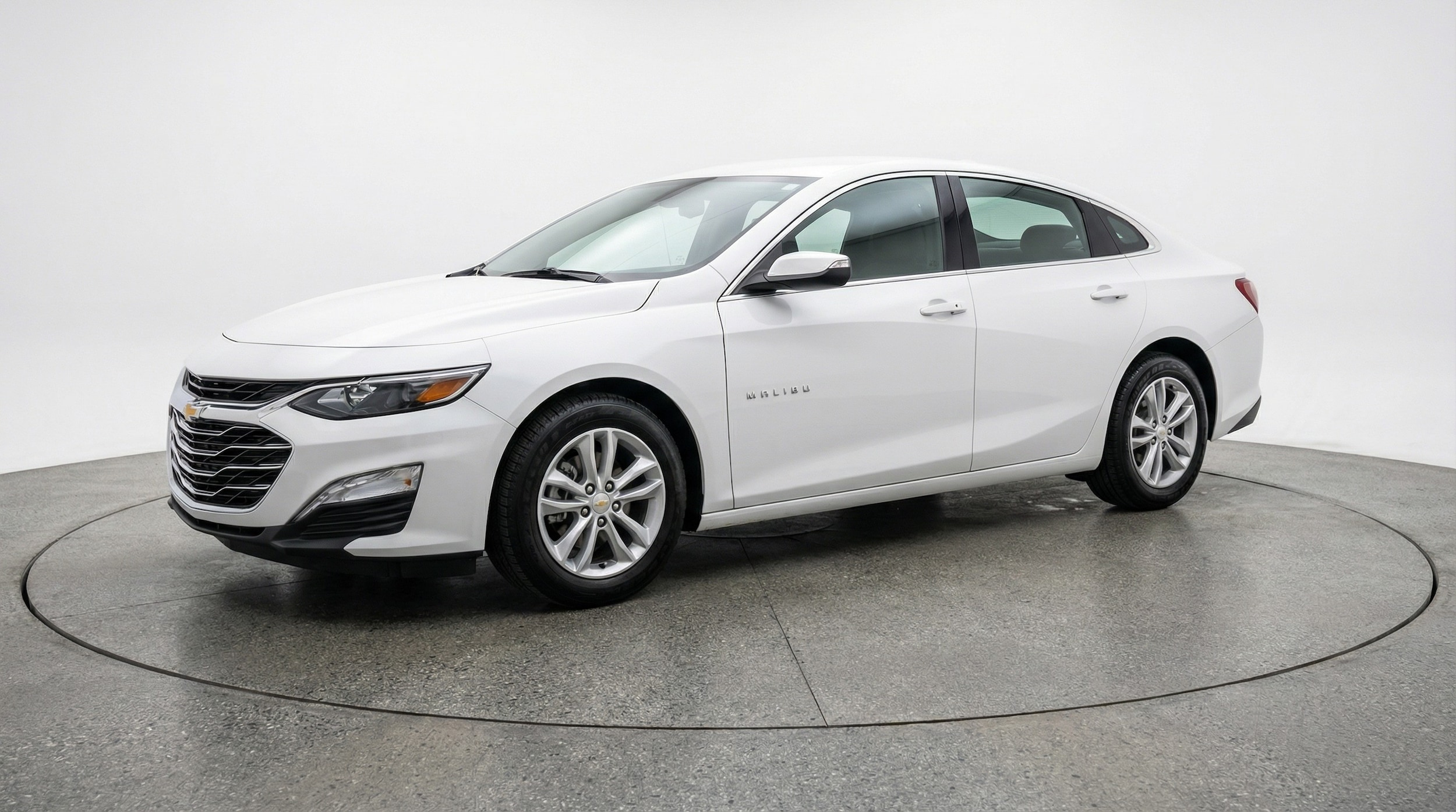 Thumbnail: 2024 Chevrolet Malibu - 3