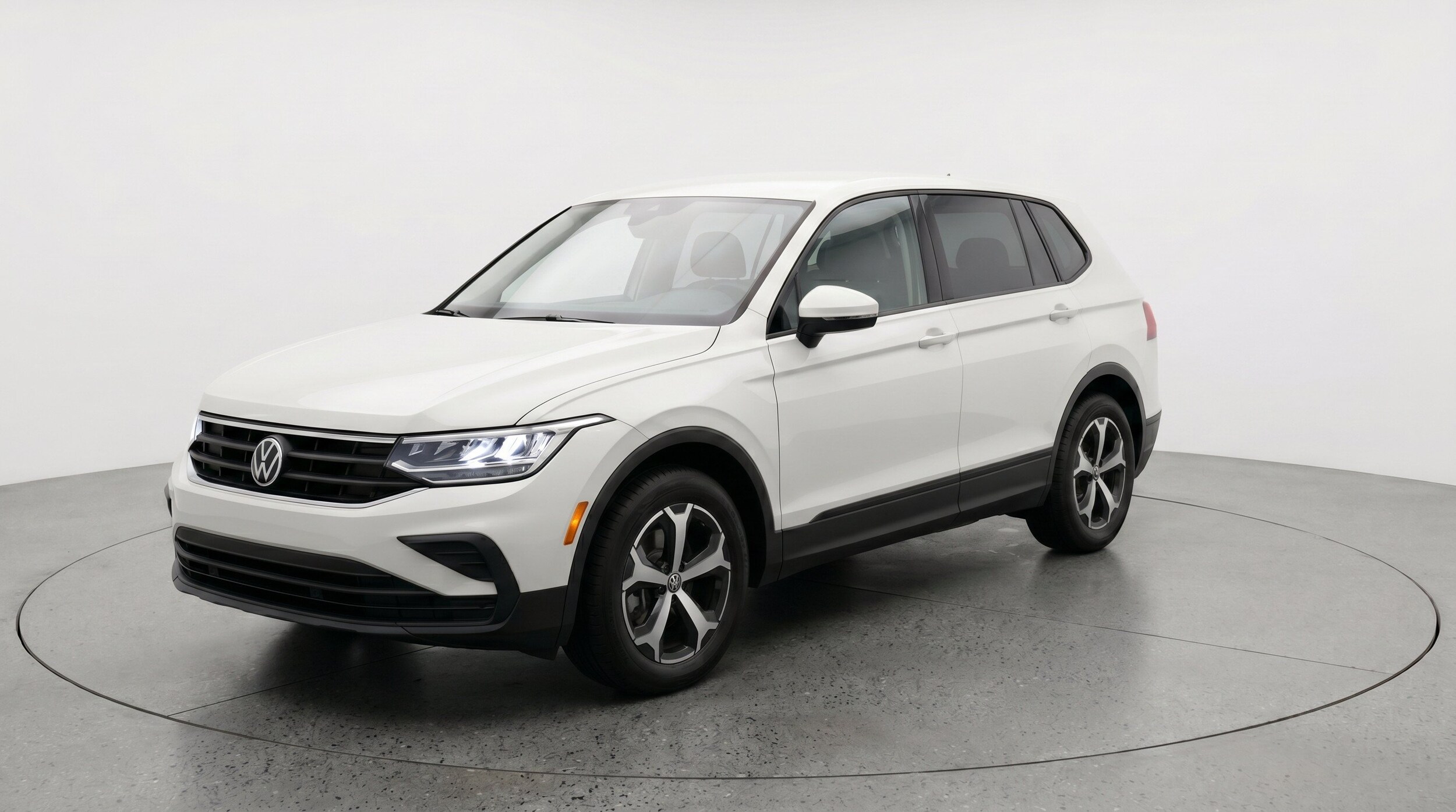 Thumbnail: 2026 Volkswagen Tiguan - 3