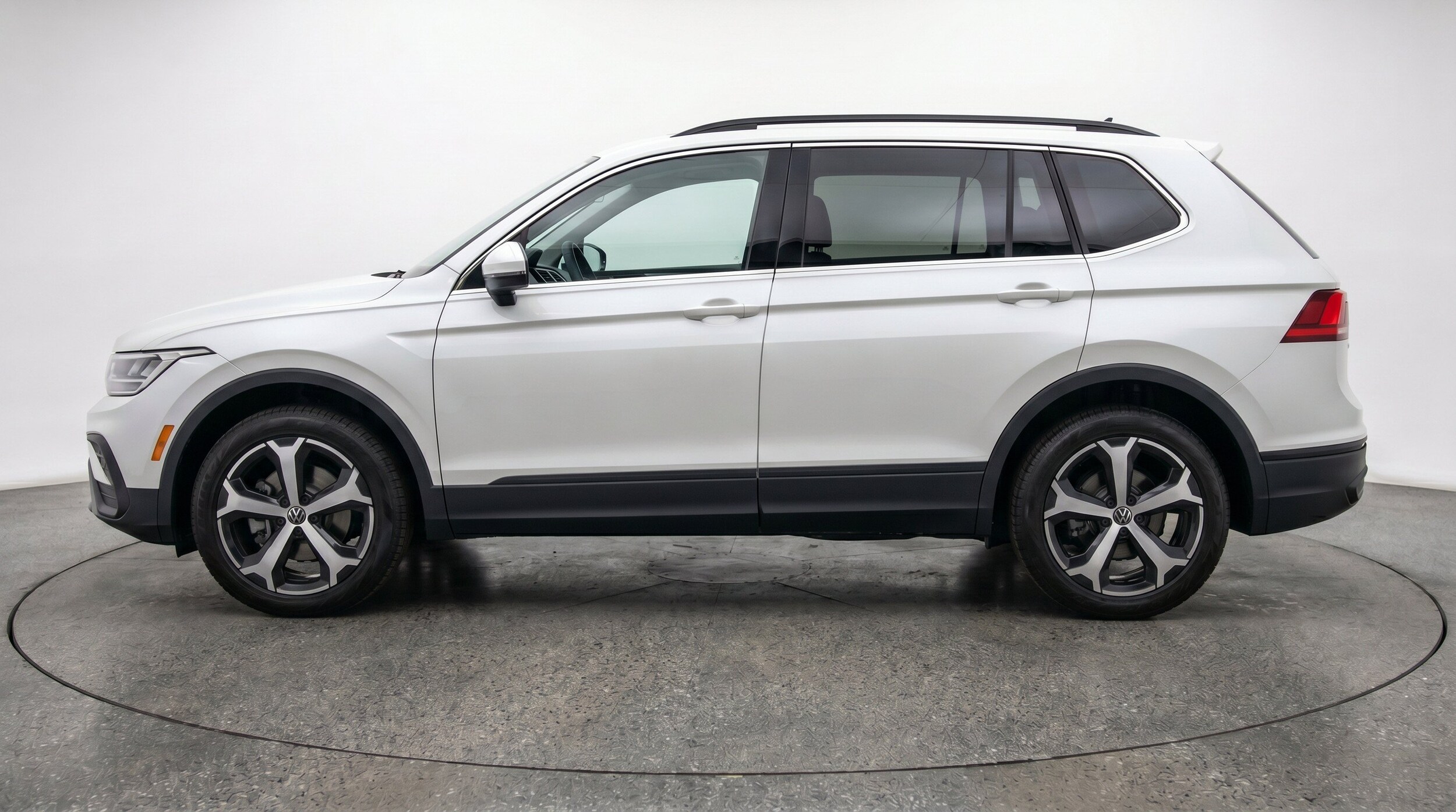 Thumbnail: 2026 Volkswagen Tiguan - 5