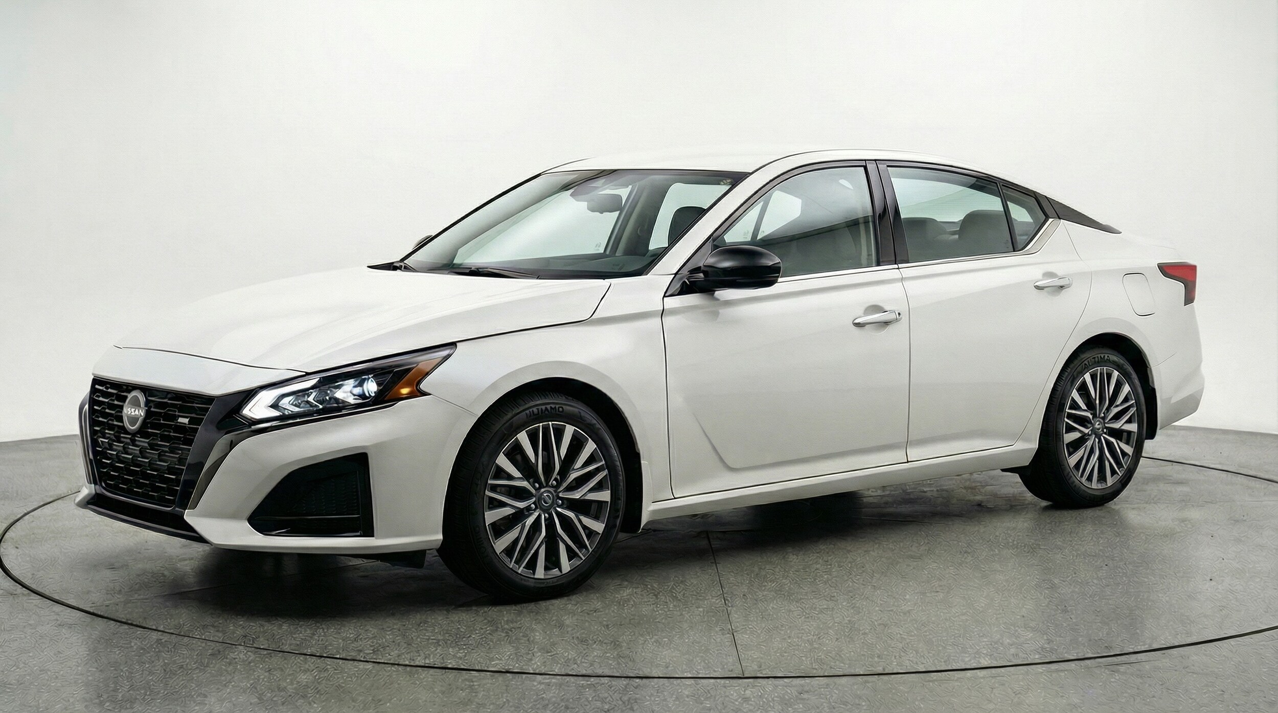 Thumbnail: 2025 Nissan Altima - 3