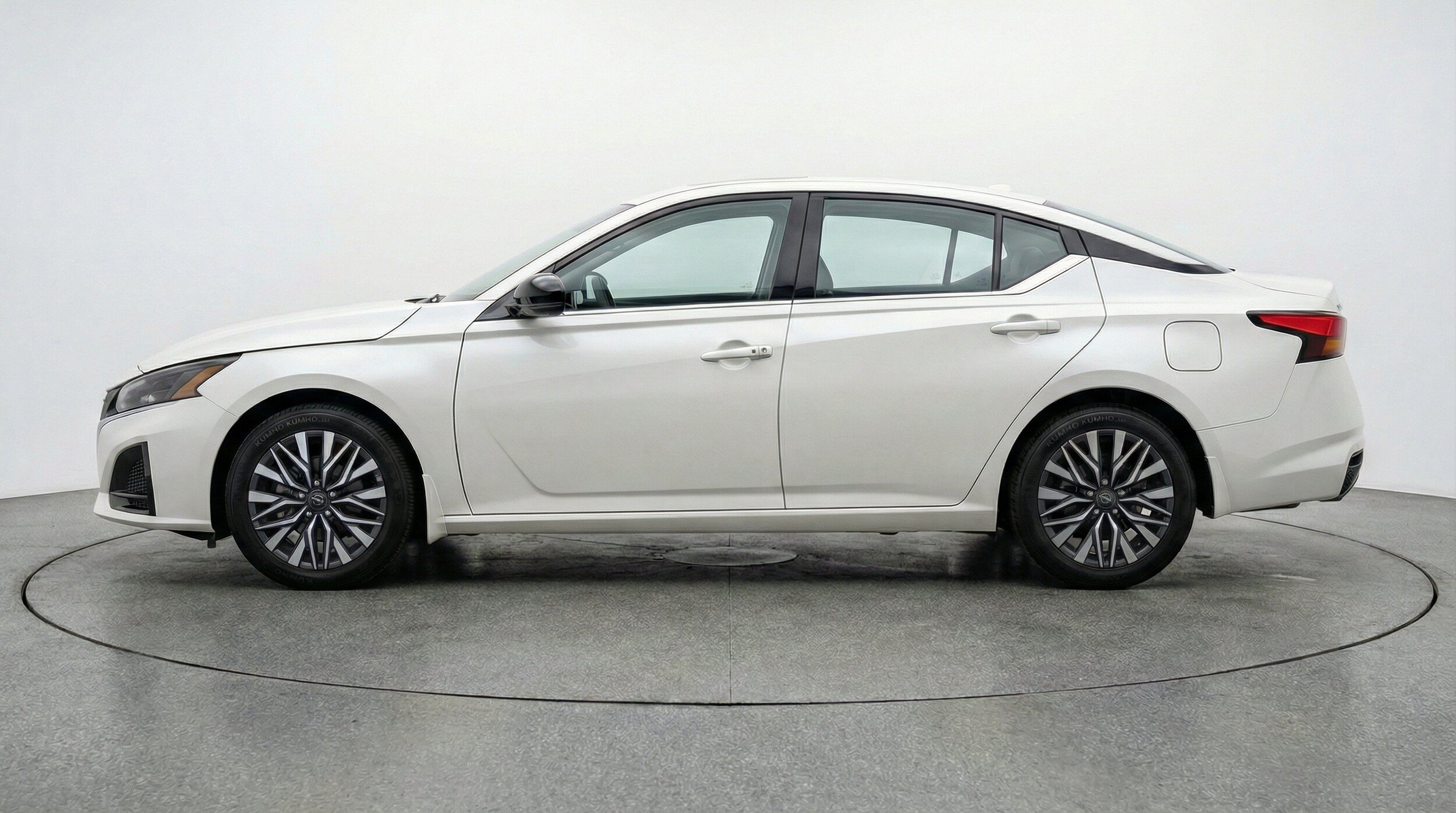 Thumbnail: 2025 Nissan Altima - 5