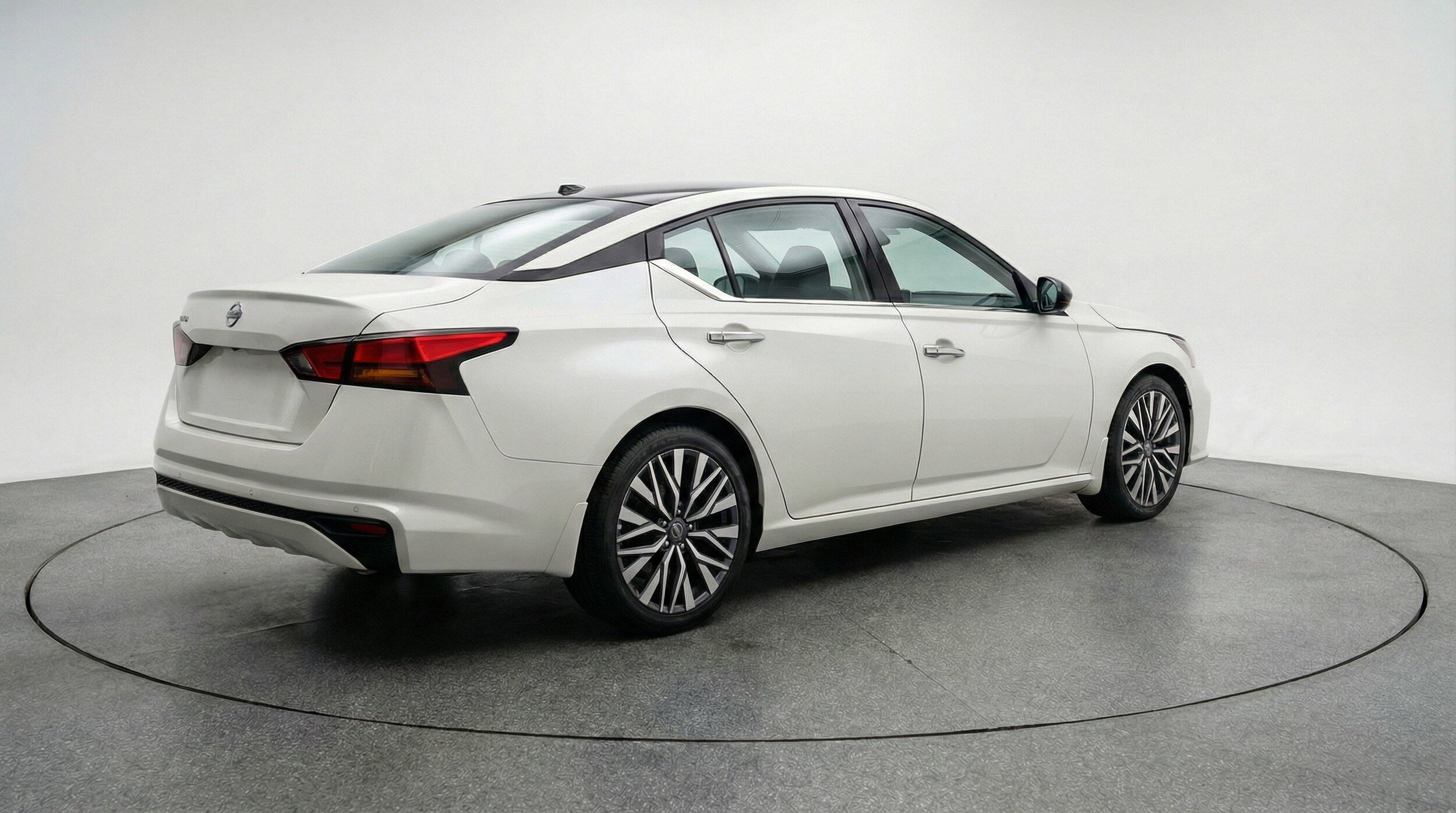 Thumbnail: 2025 Nissan Altima - 9