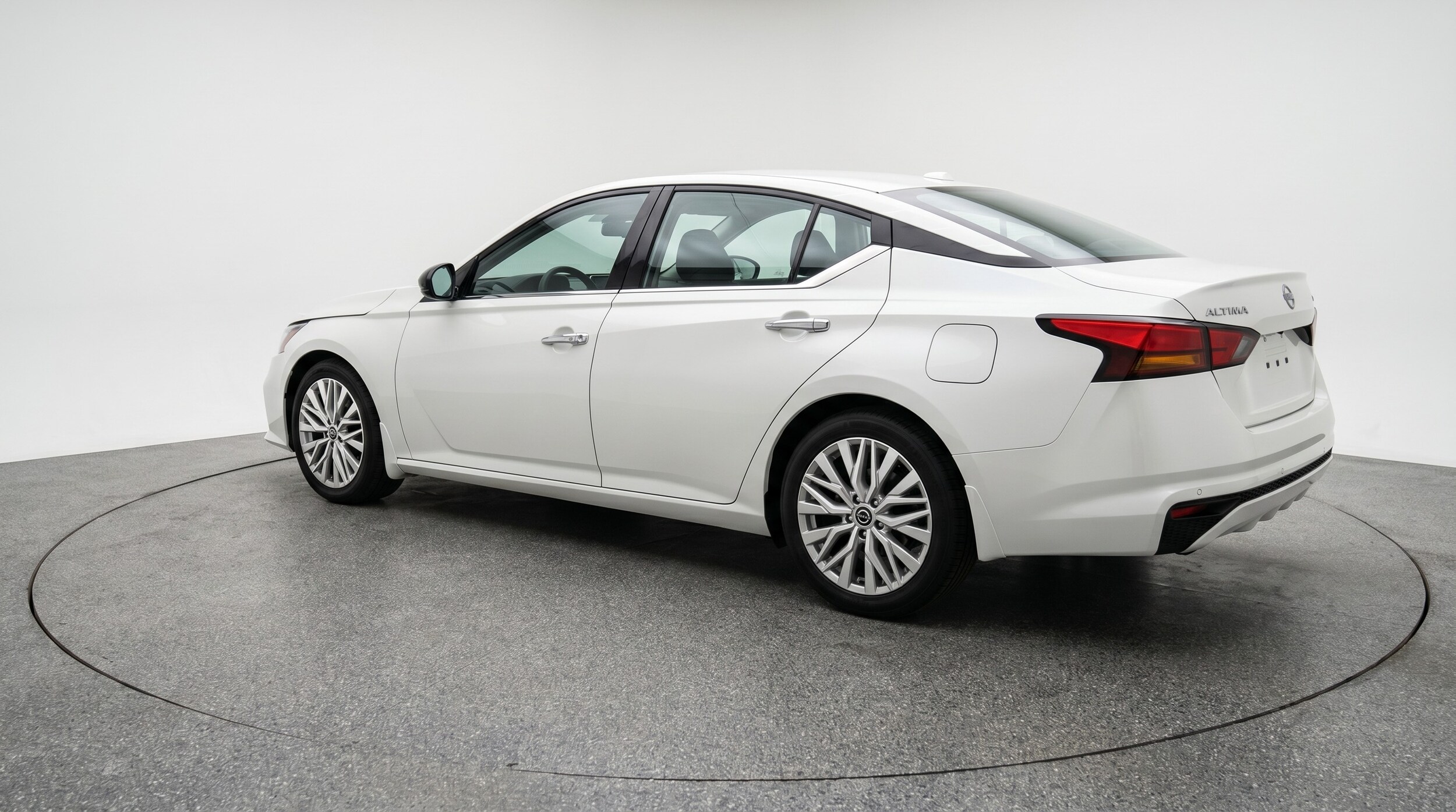 Thumbnail: 2025 Nissan Altima - 5