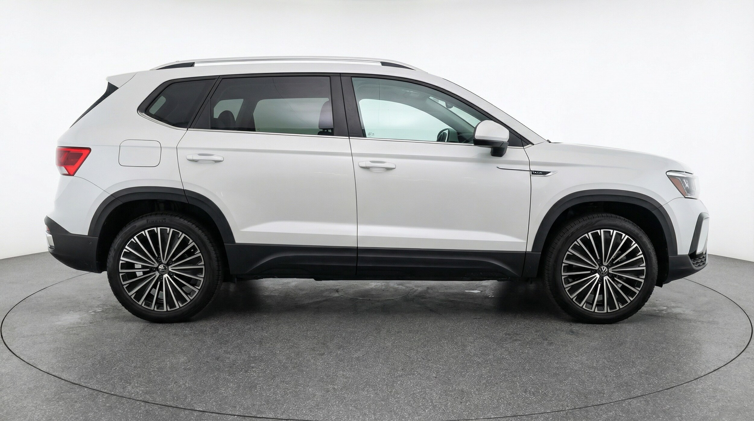 Thumbnail: 2025 Volkswagen Taos - 8