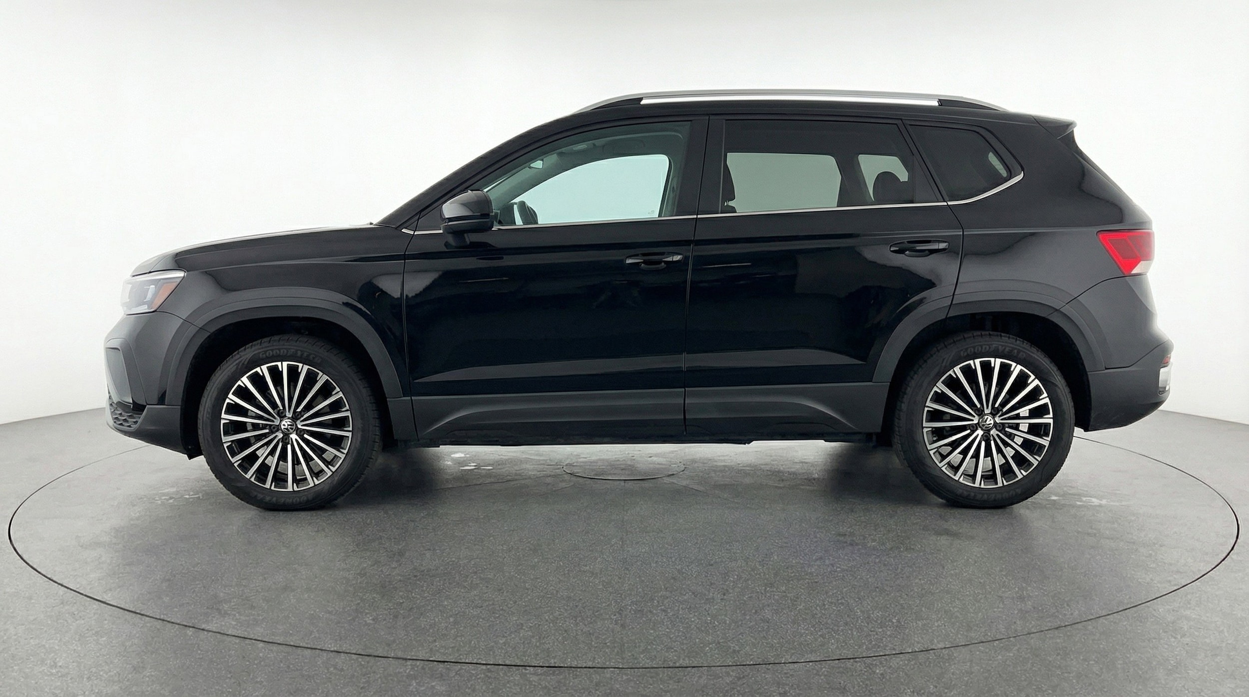 Thumbnail: 2025 Volkswagen Taos - 5