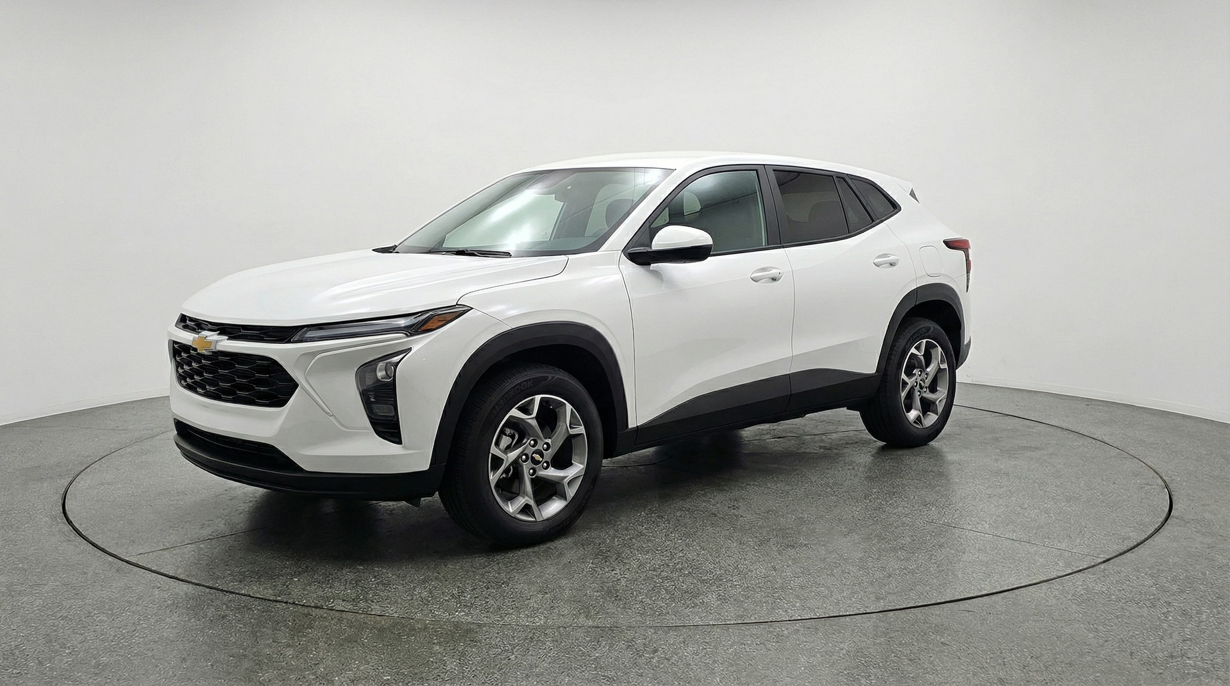 Thumbnail: 2025 Chevrolet Trax - 3