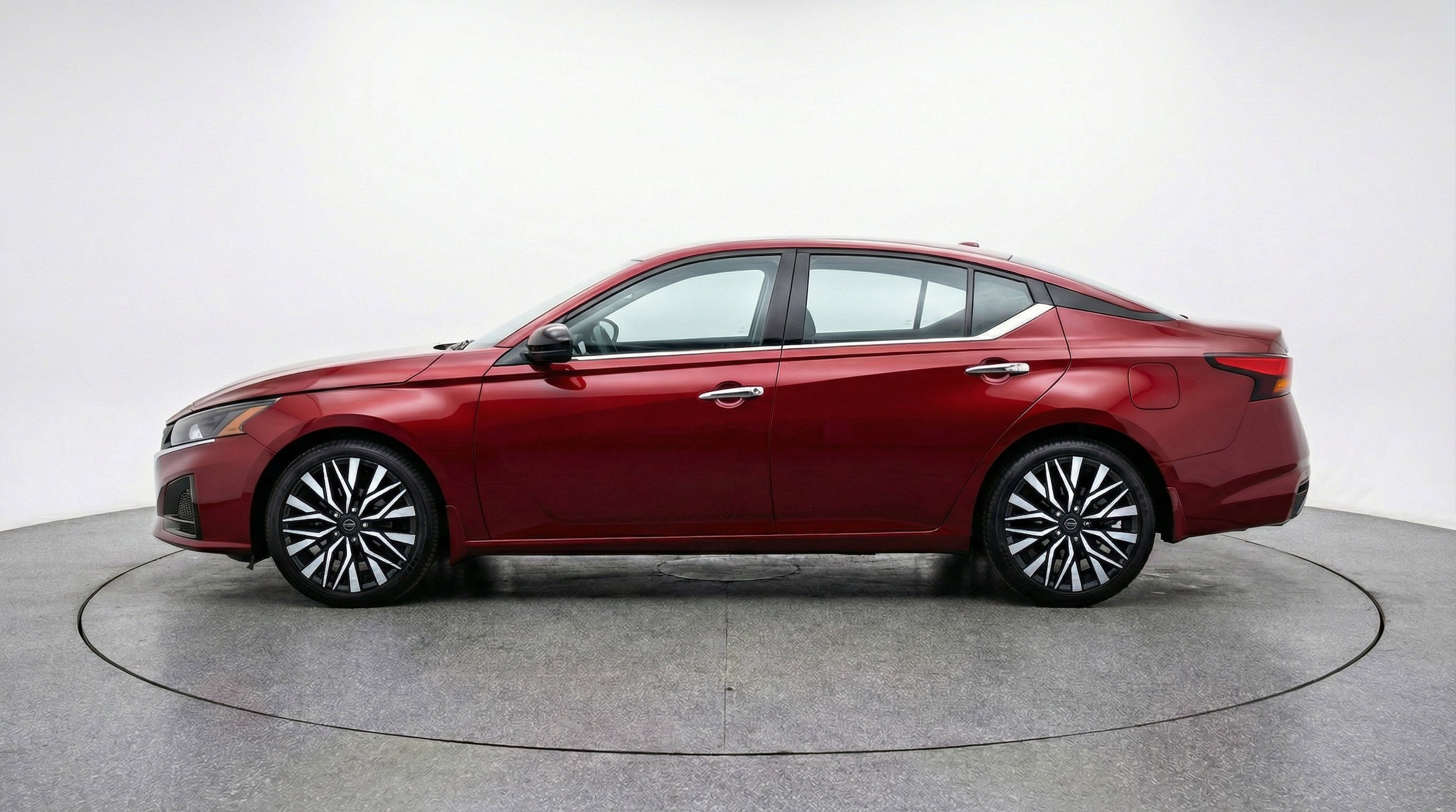 Thumbnail: 2025 Nissan Altima - 5