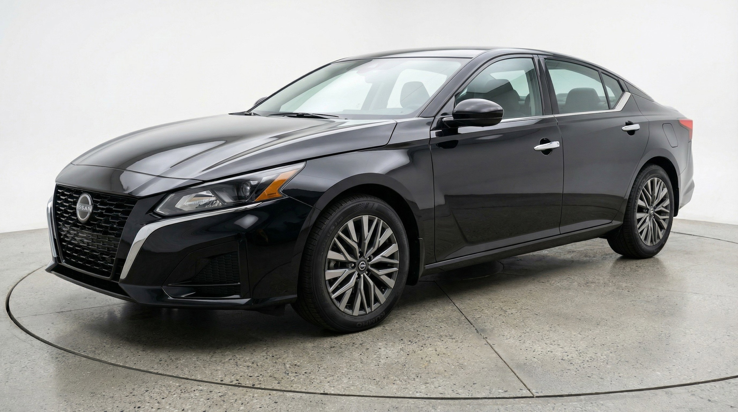 Thumbnail: 2025 Nissan Altima - 3