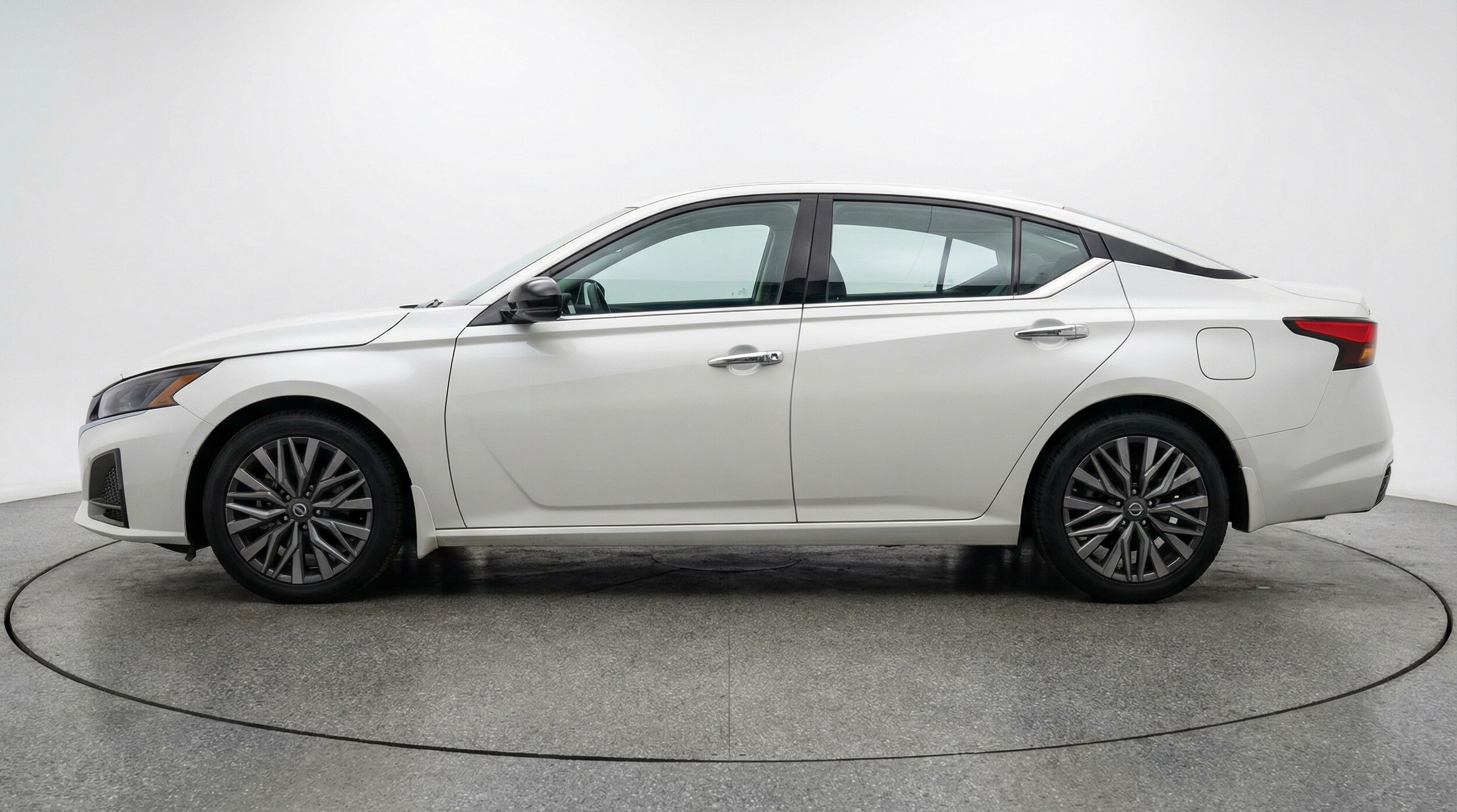 Thumbnail: 2025 Nissan Altima - 4